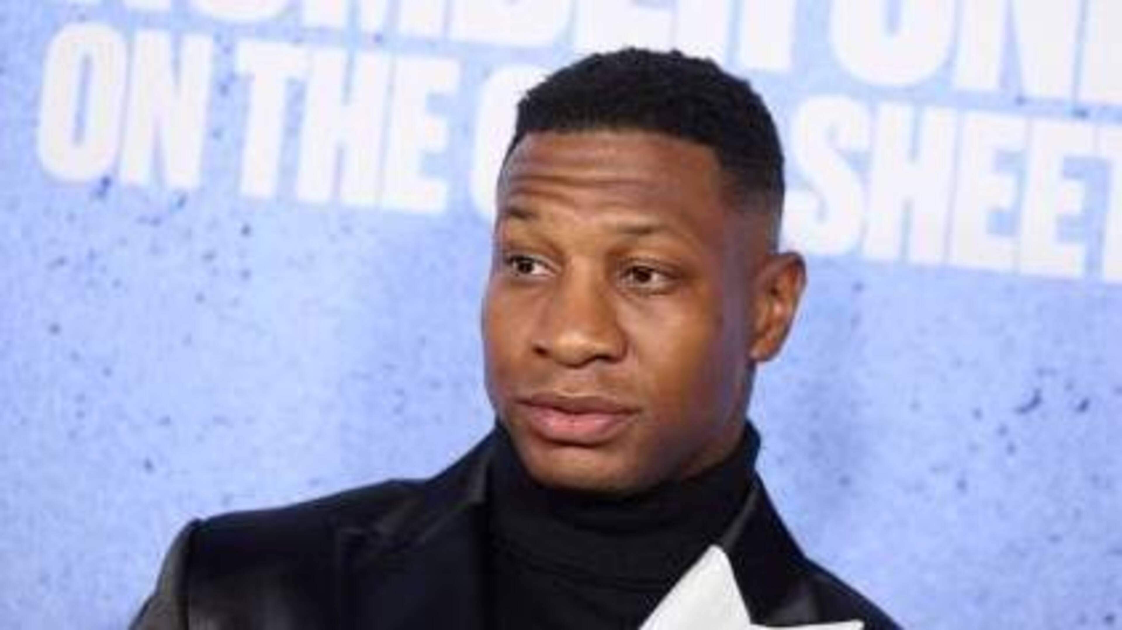 Acteur Jonathan Majors uit raam gevallen tijdens opnames actiefilm