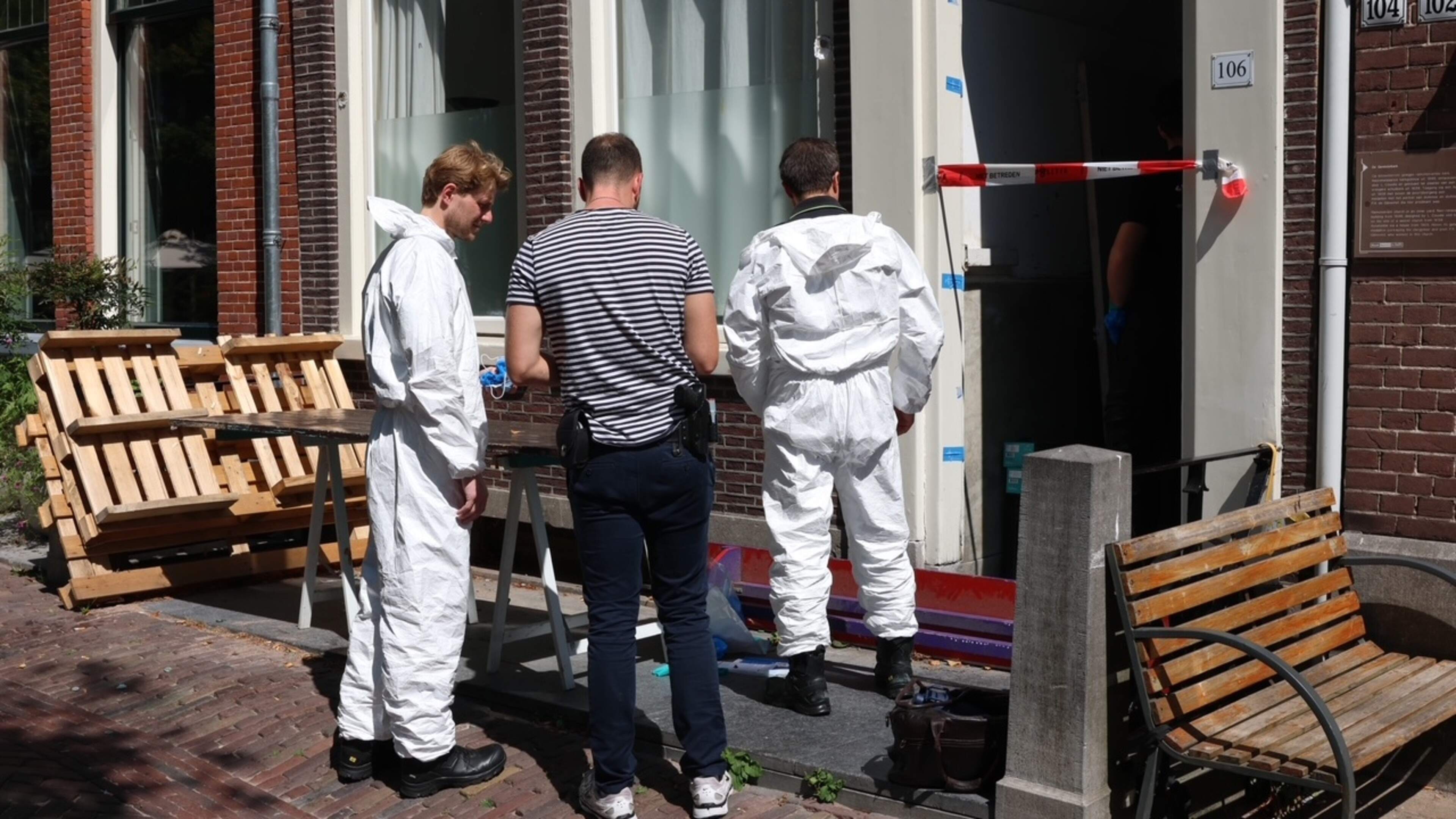 Natuurlijk overlijden in Delftse studentenwoning, maar buurt blijft vol vragen: ’Er zaten opeens twee Spaanstalige vrouwen in’