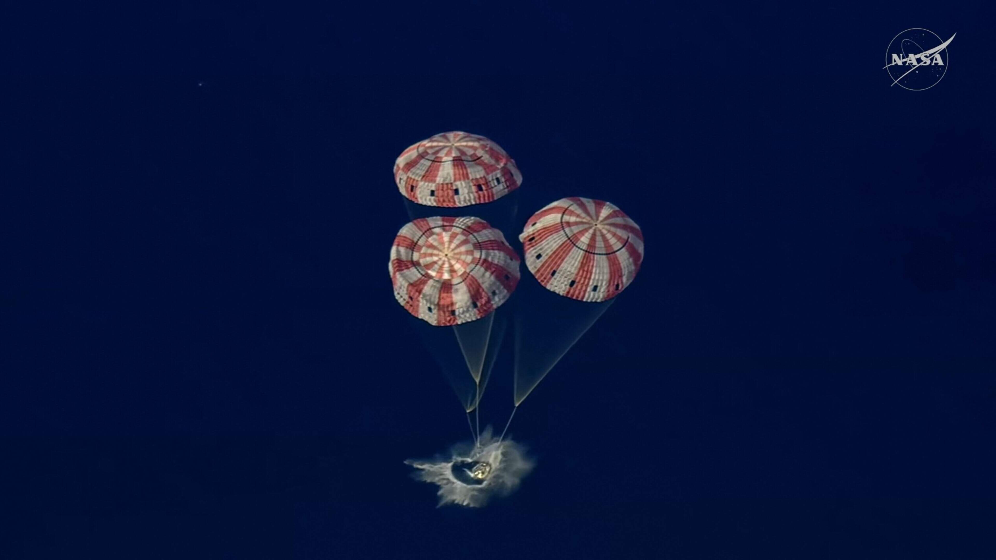 Splashdown! Artemis II terug op aarde, Amerika haalt opgelucht adem: ’Grote stap voor de mensheid’