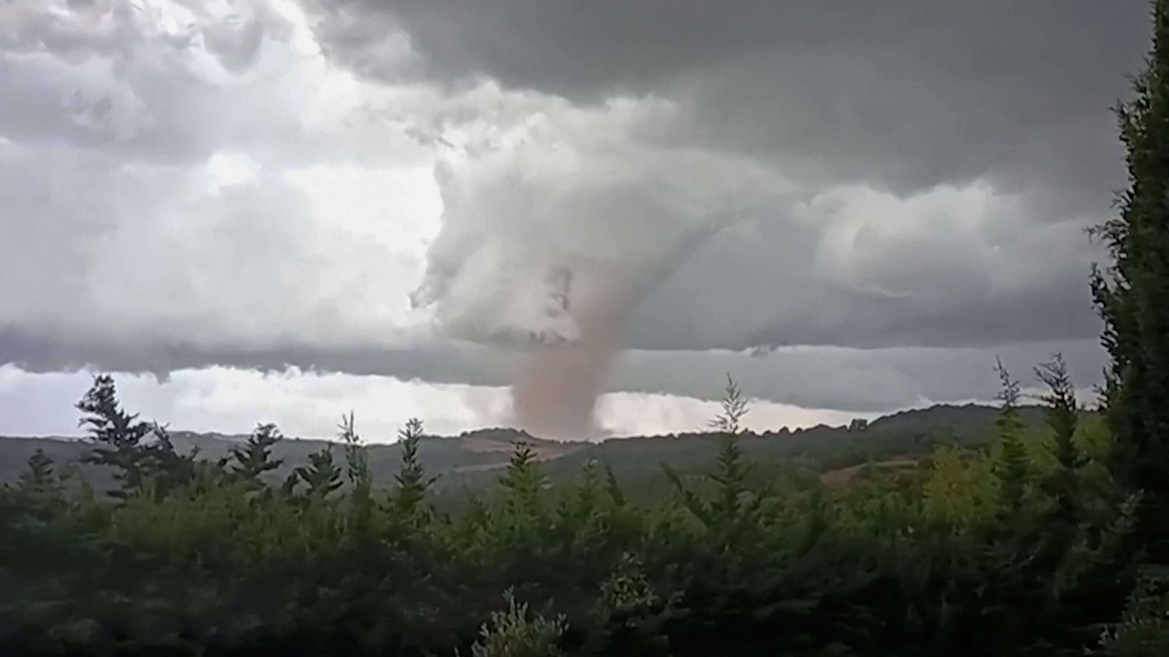 Hoe ontstaat een verwoestende tornado zoals in Frankrijk en moeten wij daar in ons land ook voor vrezen?
