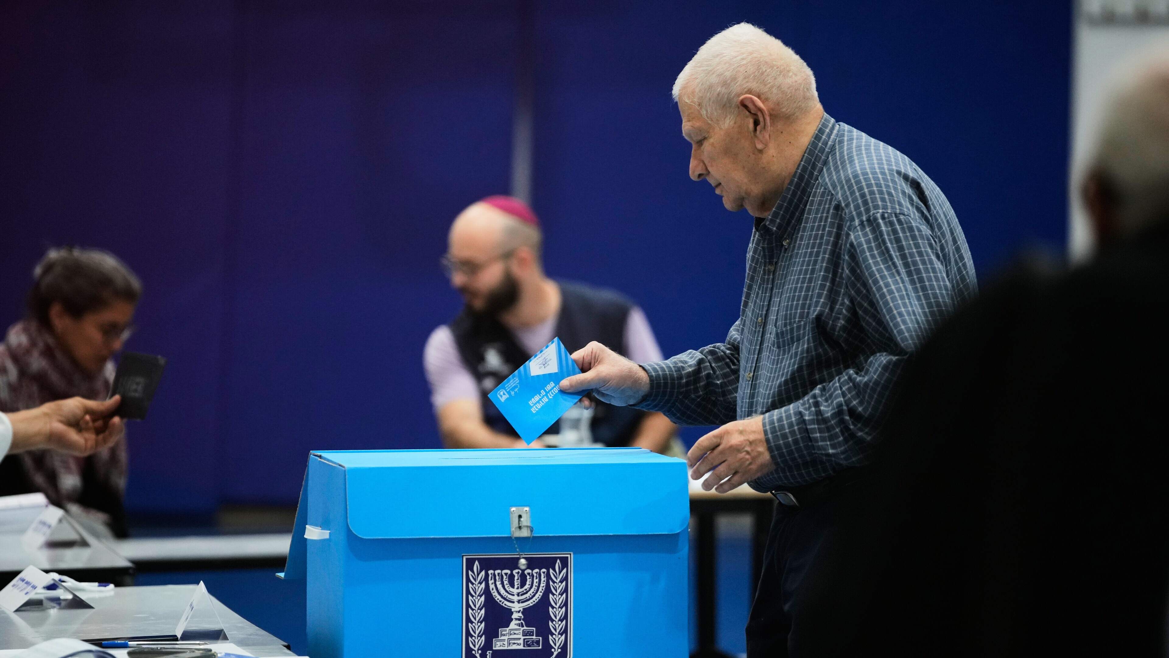LIVE | Stembureaus in Israël zijn geopend: ’Netanyahu wilde nog voor verkiezingen Iran aanvallen’