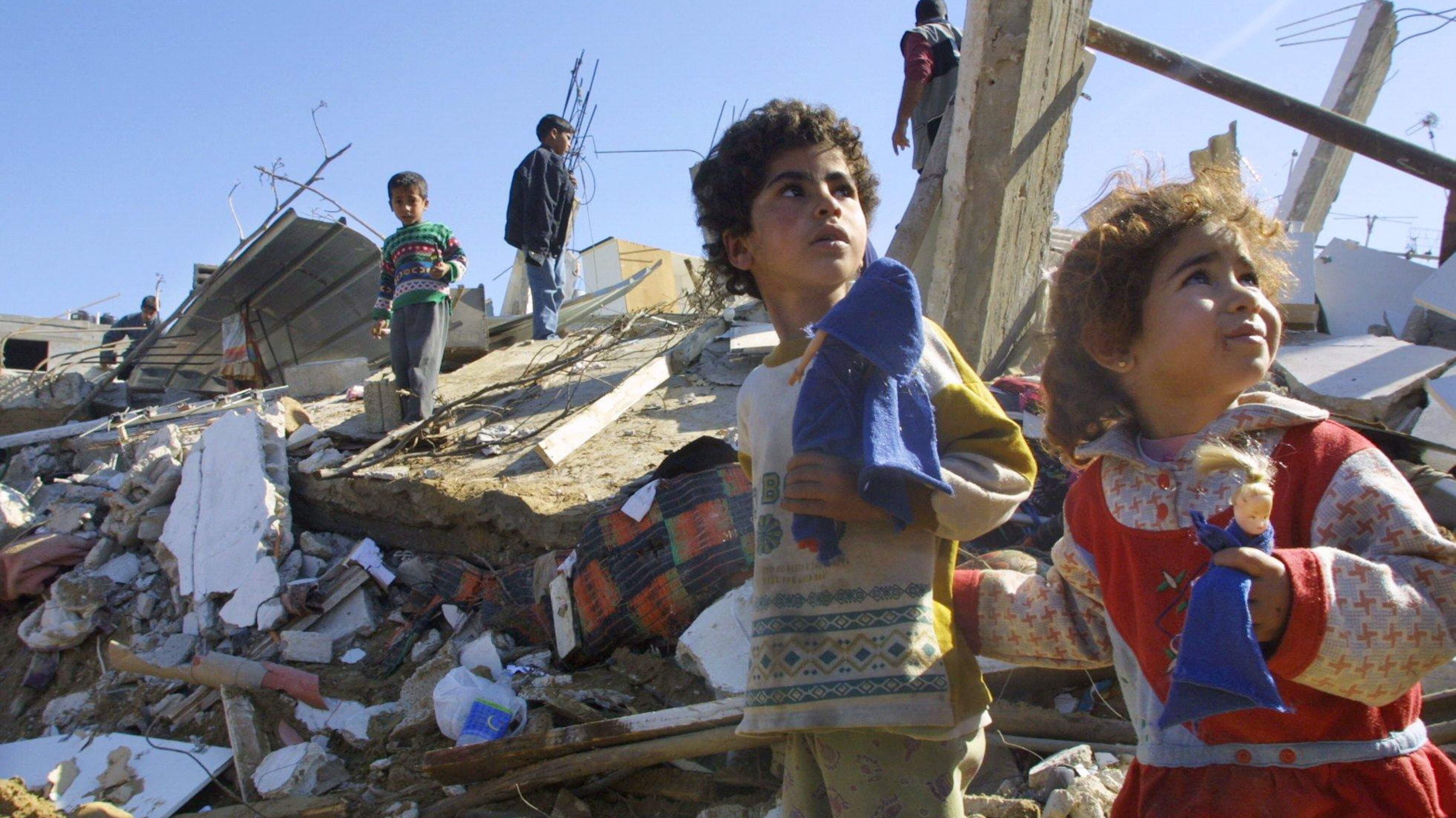 Waakhond fileert Haagse ontkenning: ’Hamas had wel degelijk vinger in de pap bij hulporganisaties’