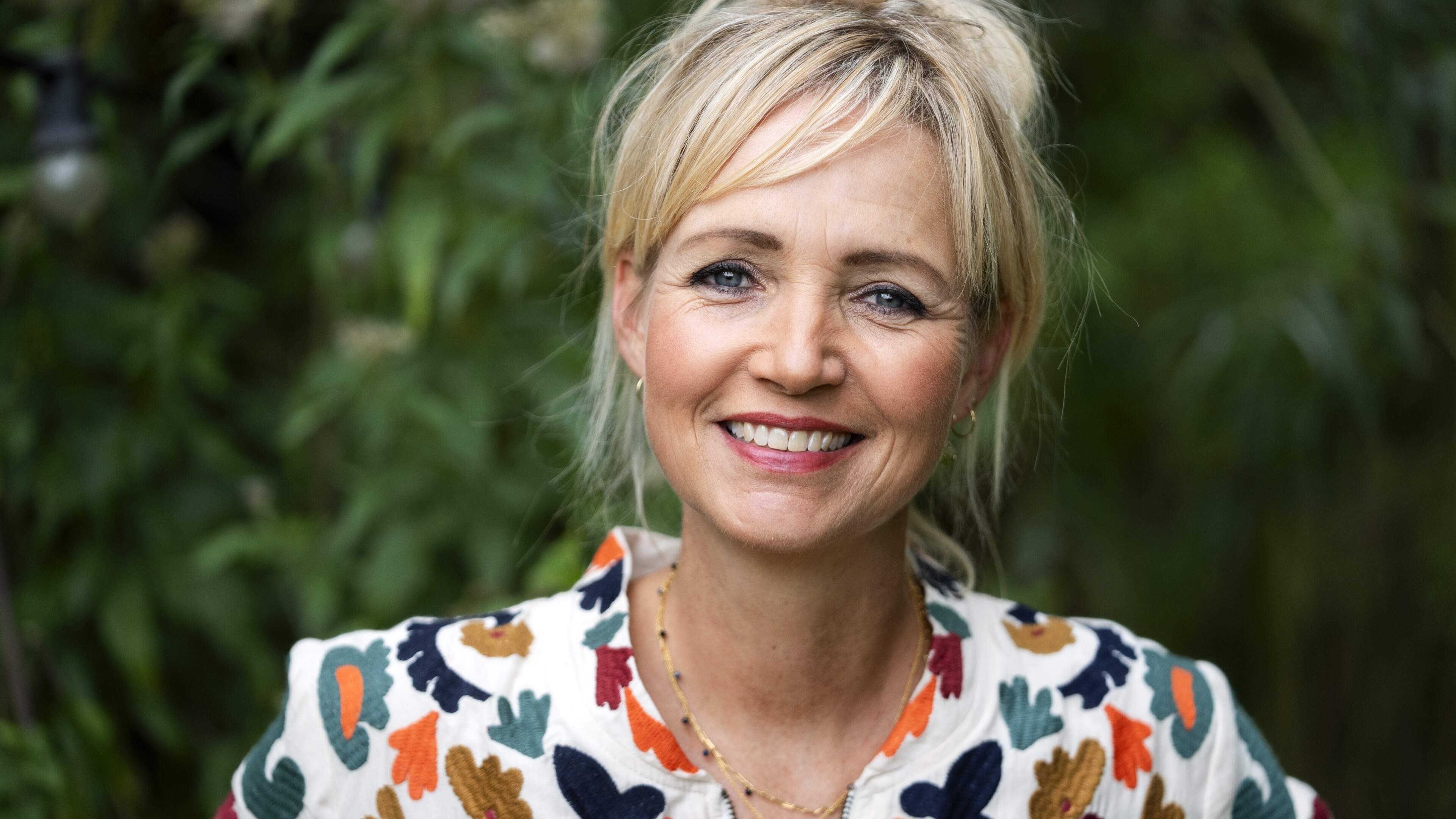 Yvon Jaspers reist door Nederland in nieuw seizoen Onze boerderij