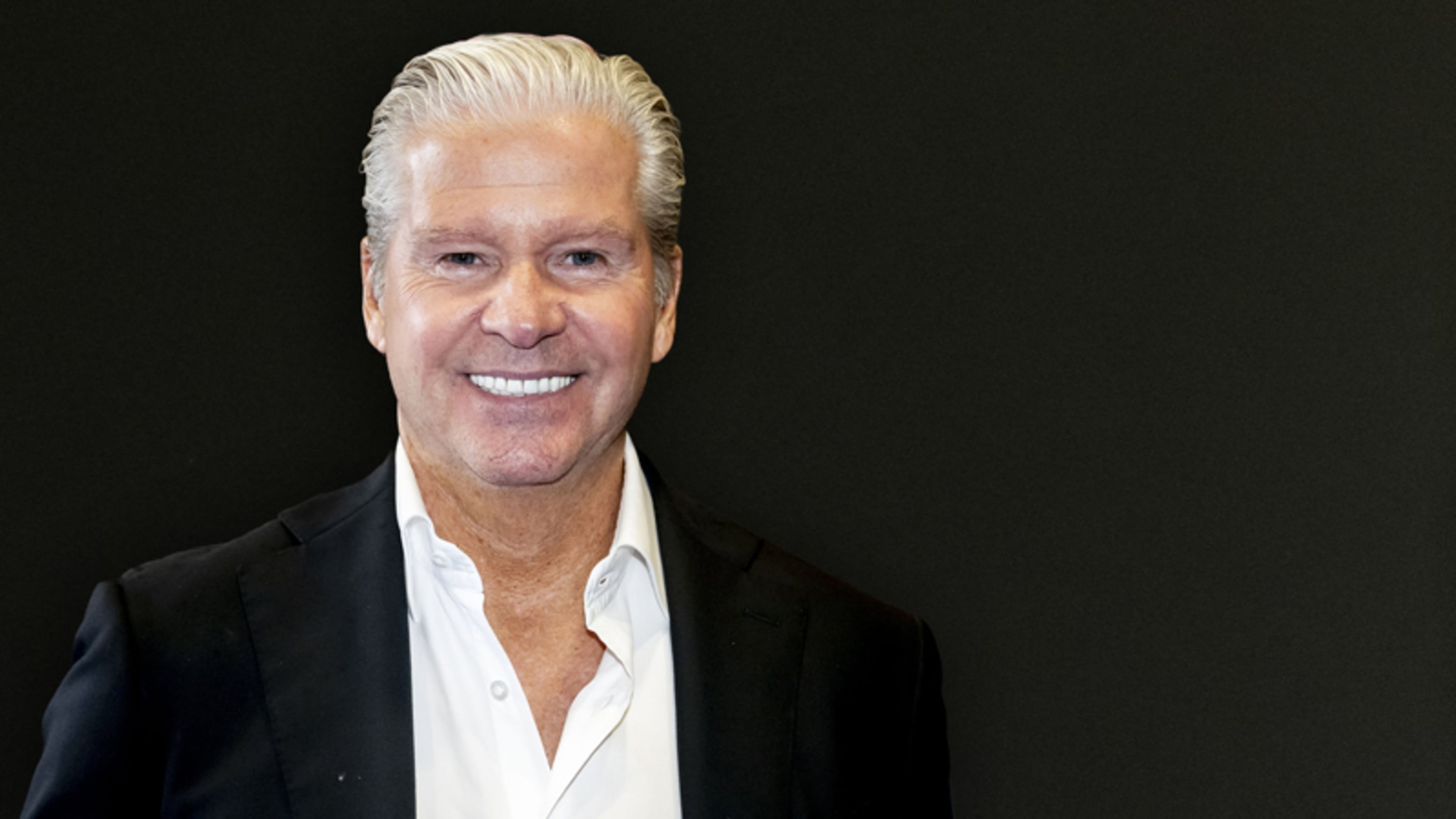 Dries Roelvink vertelt wat hij verdient: ‘Praten over je miljoenen komt je populariteit niet ten goede'