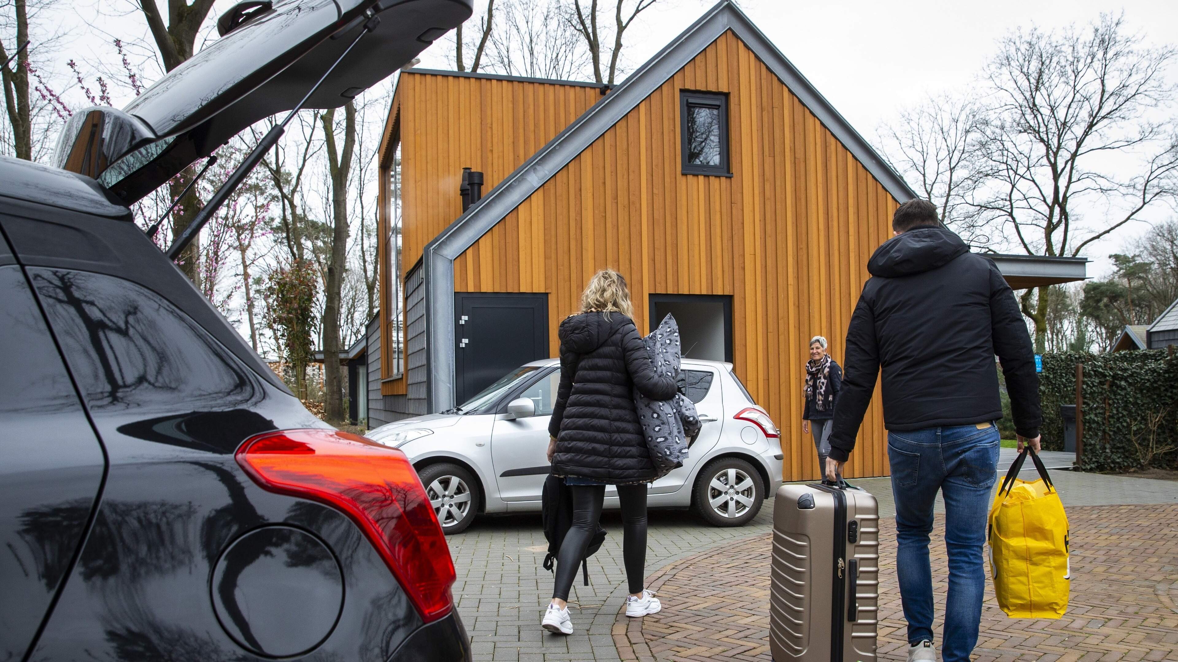 Inflatie mei 3,5 procent hogerPrijzen vliegtickets en bungal