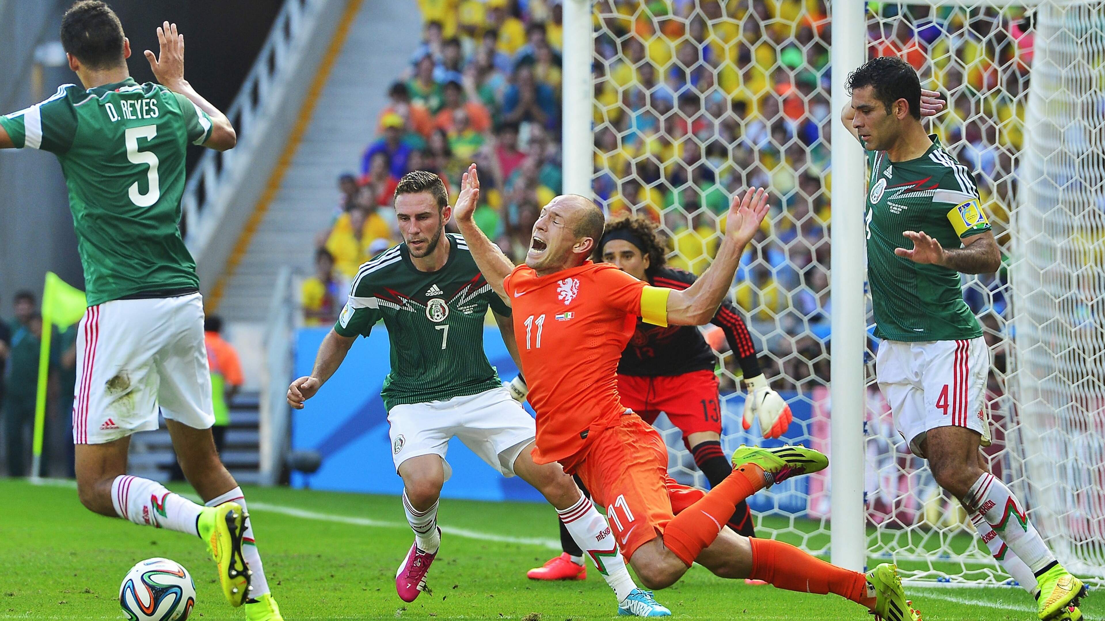 ’WK-schurk’ Arjen Robben na versierde penalty teruggepakt in ludieke Mexicaanse chipsreclame