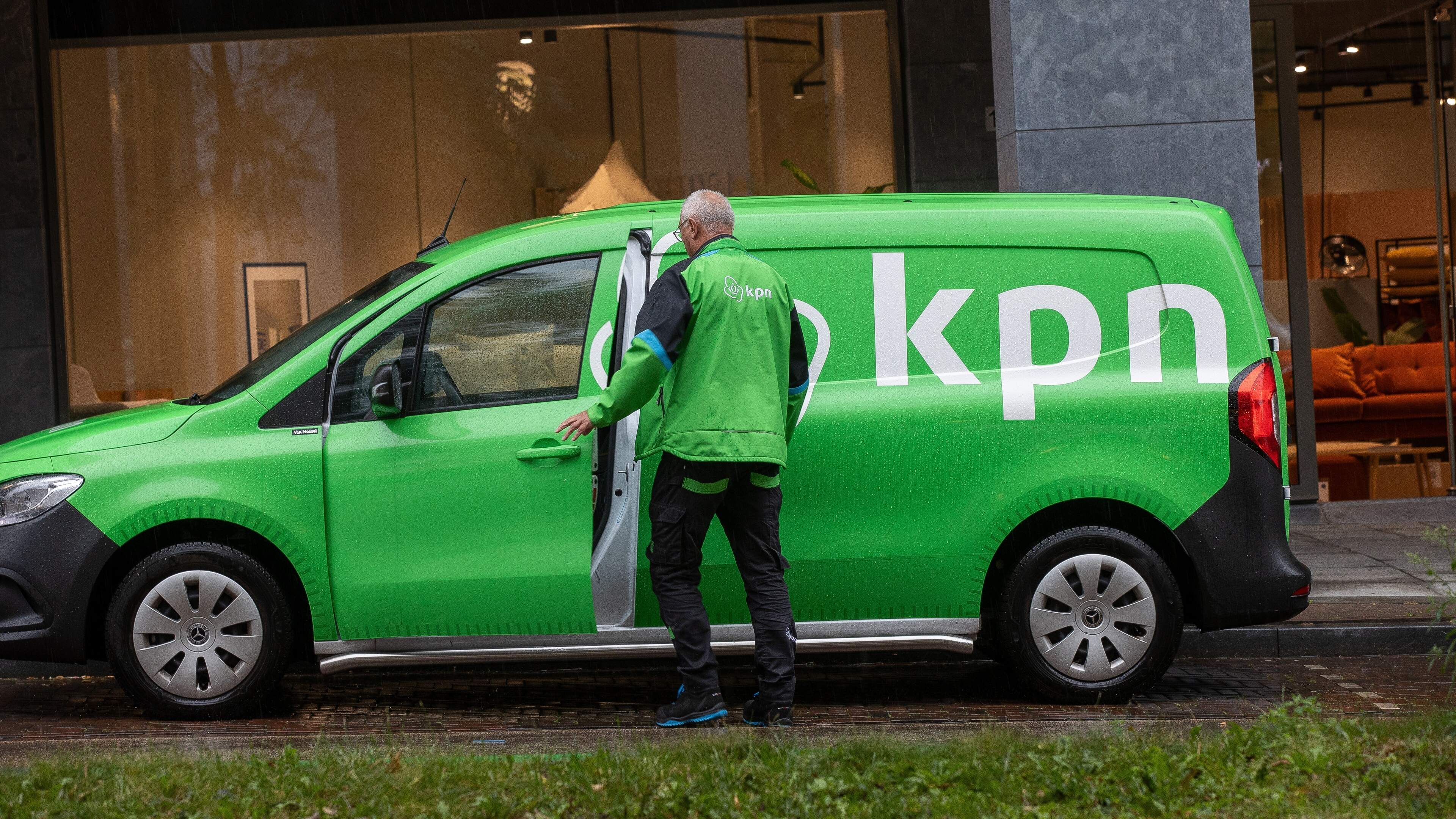 KPN begroet fors meer klanten, maar ziet kleine omzetdaling