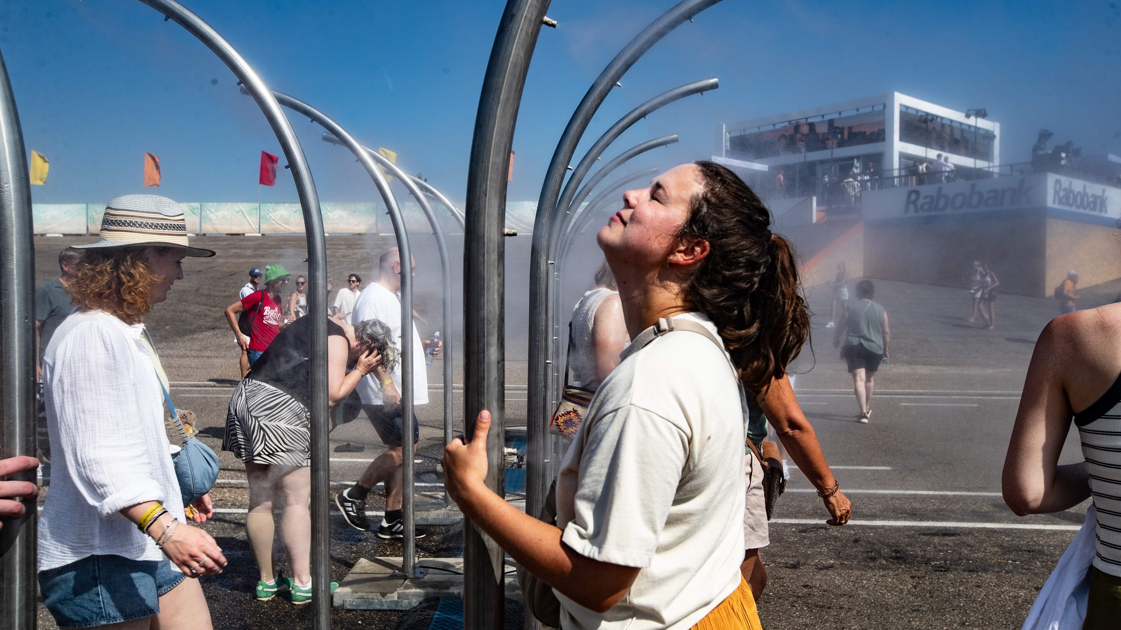 LIVE | Vrijdag hittepiek en code rood: temperaturen tegen de 40 graden