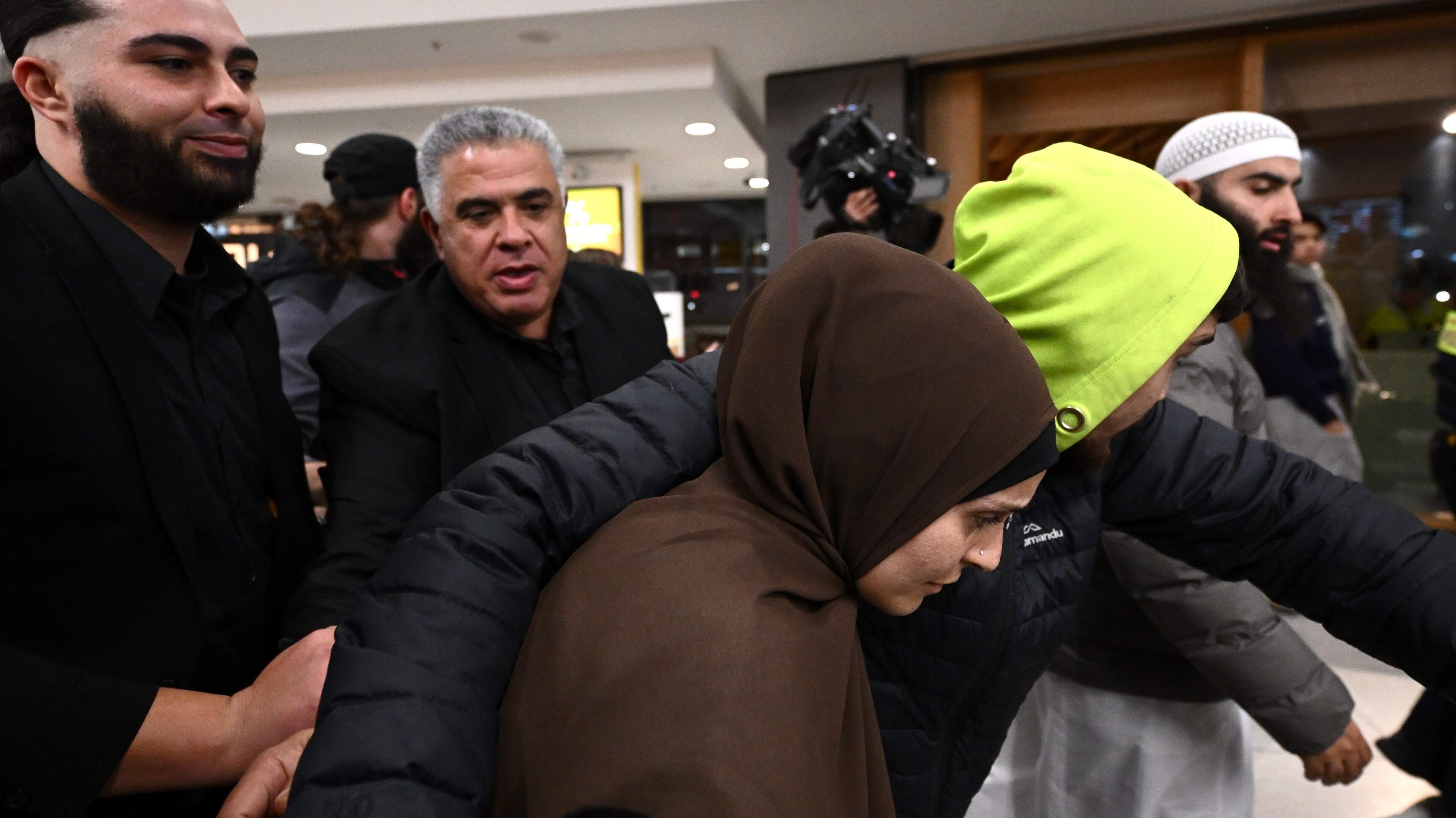 ’IS-bruiden’ bij terugkeer in Australië aangeklaagd voor terrorisme en slavernij