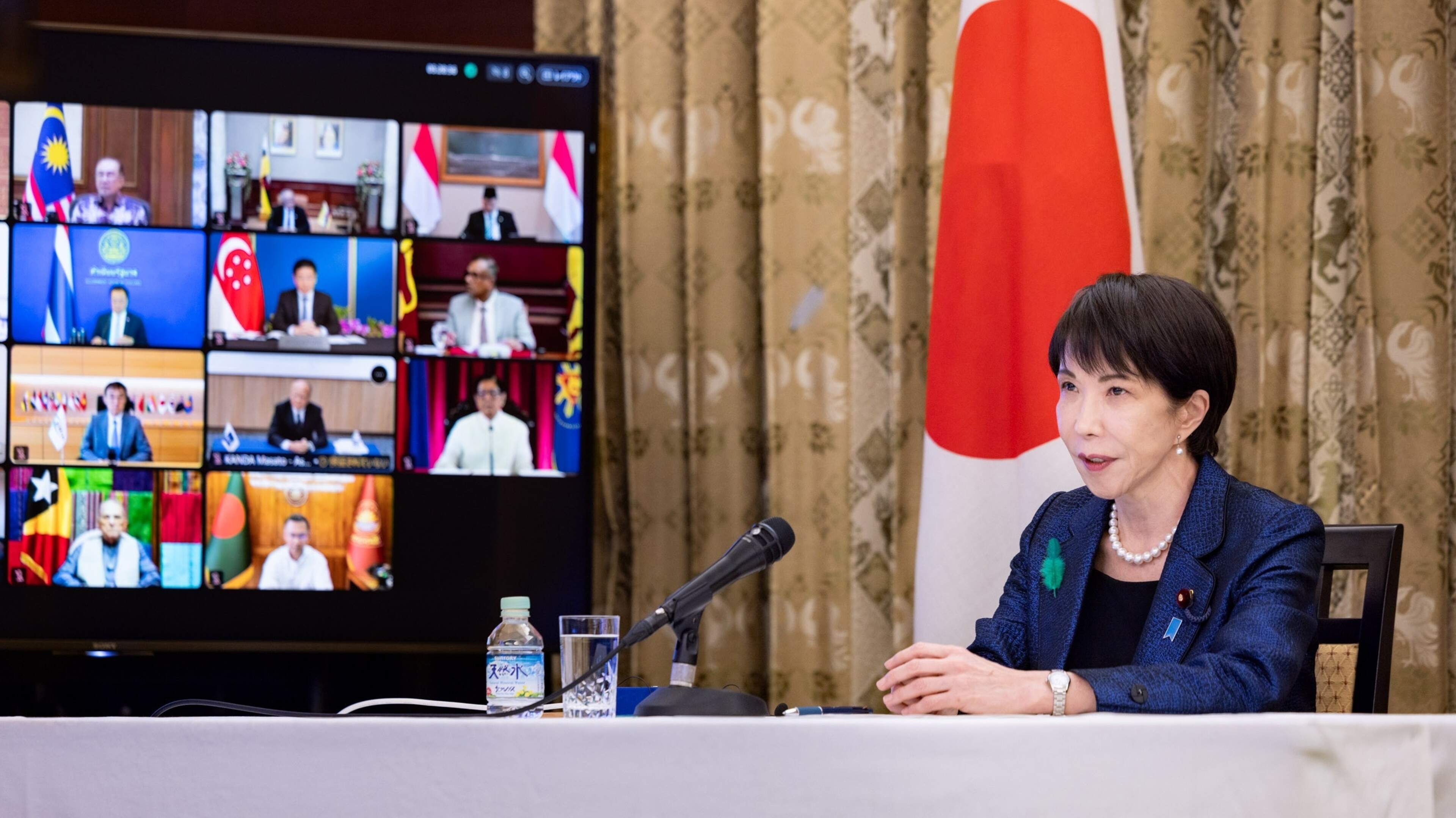 Japan tast diep in de buidel om buurlanden door oliecrisis te slepen: 10 miljard naar regio