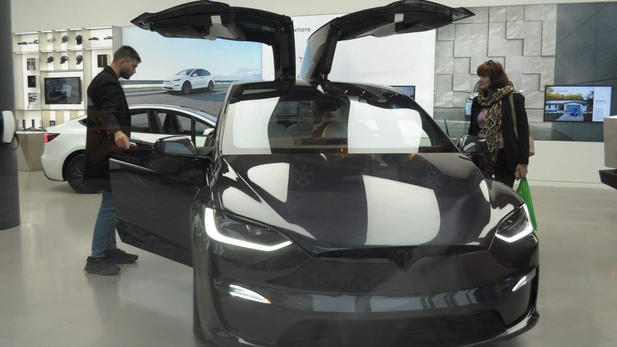テスラ、2年以内に米国車向けの中国製部品を禁止へ
