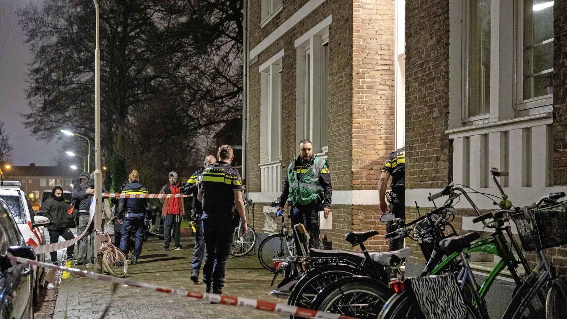 Dode vrouw (27) en zwaargewonde man (26) gevonden in woning Gorinchem ...