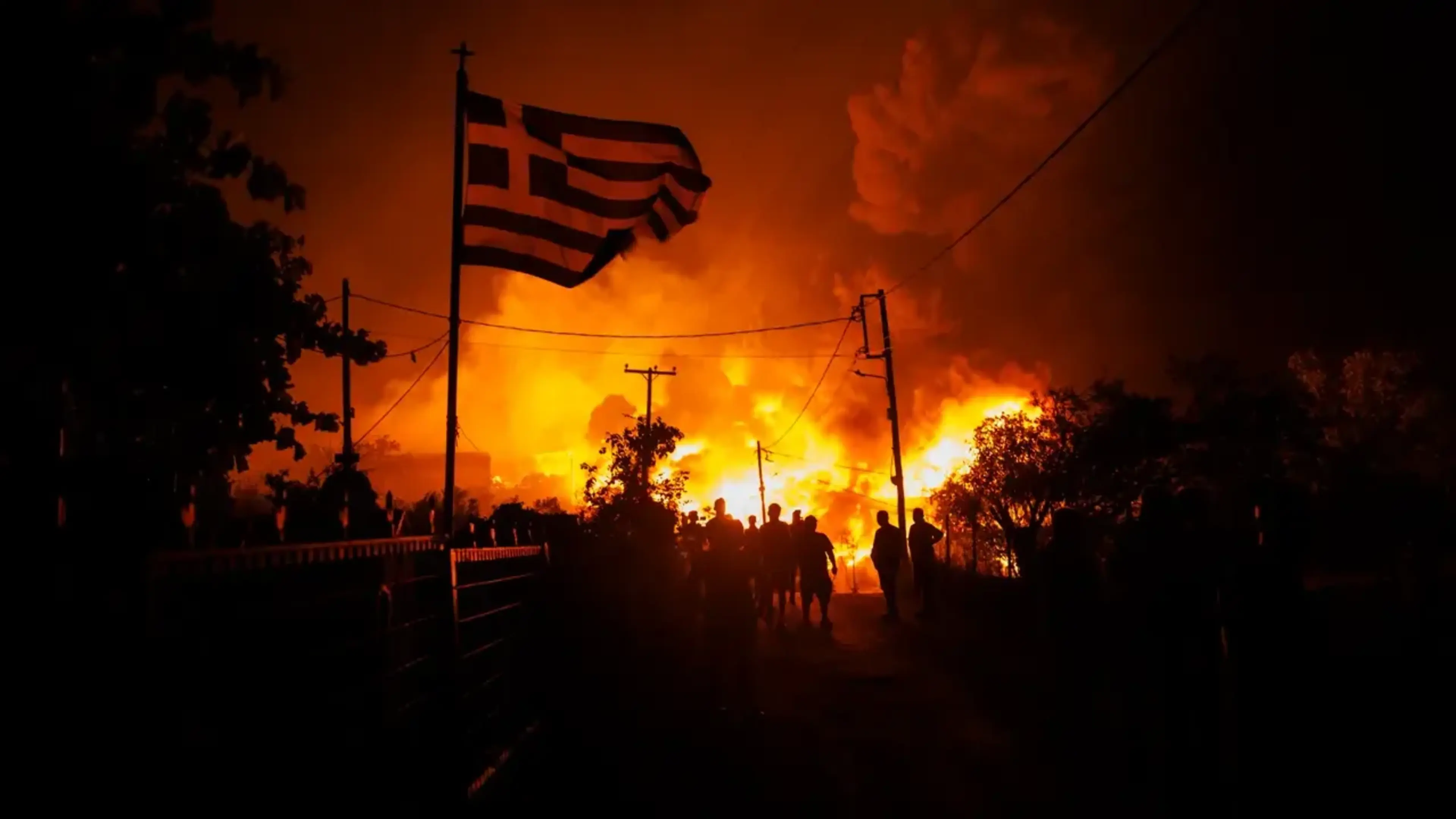 LIVE | Zomervakantie: ook Griekse stad Thessaloniki getroffen door vuurzee