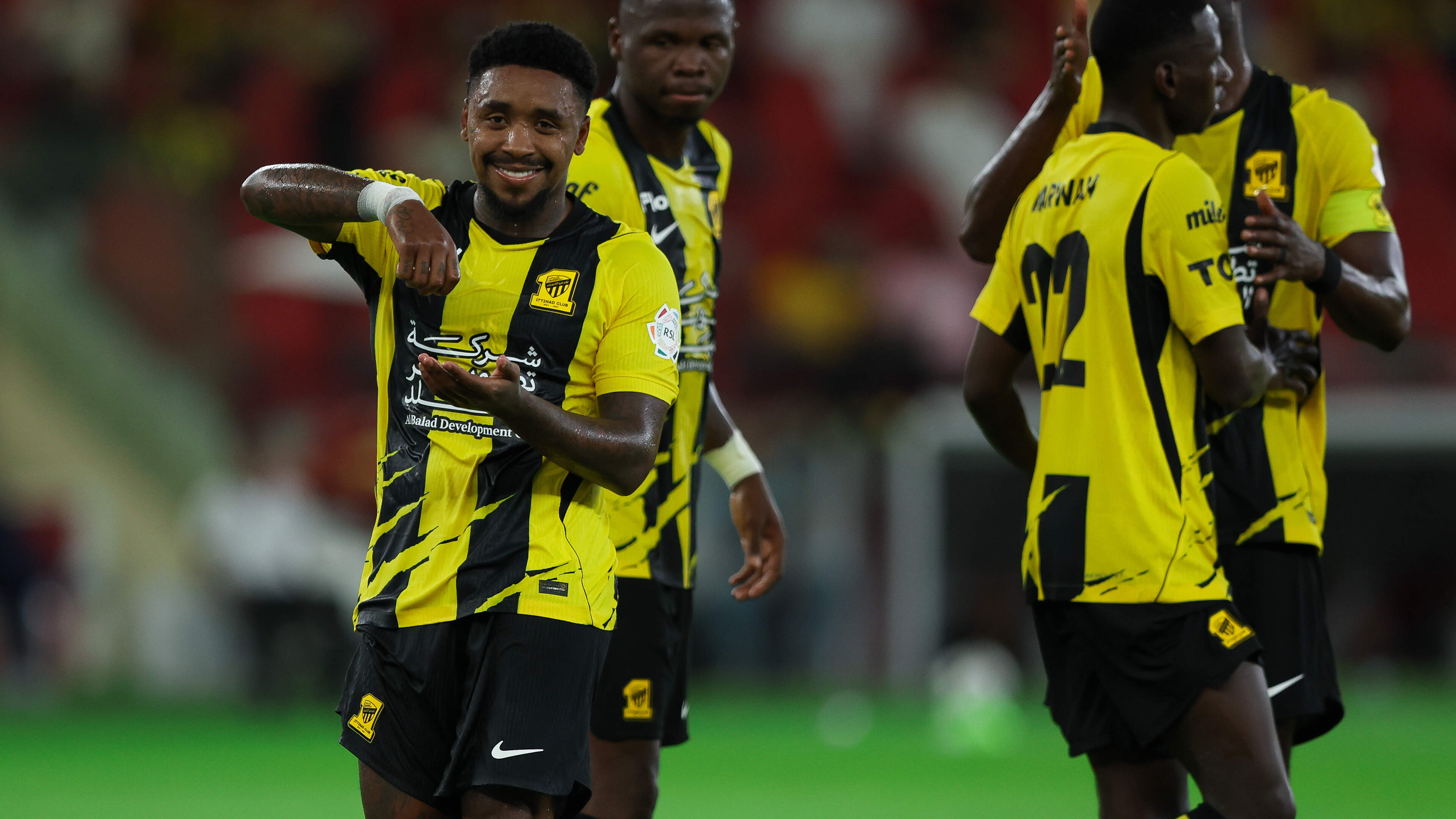 Steven Bergwijn hoopt met hattrick voor Al-Ittihad visitekaartje af te geven aan Xavi, ook Tijjani Reijnders trefzeker voor nieuwe Saoedische club