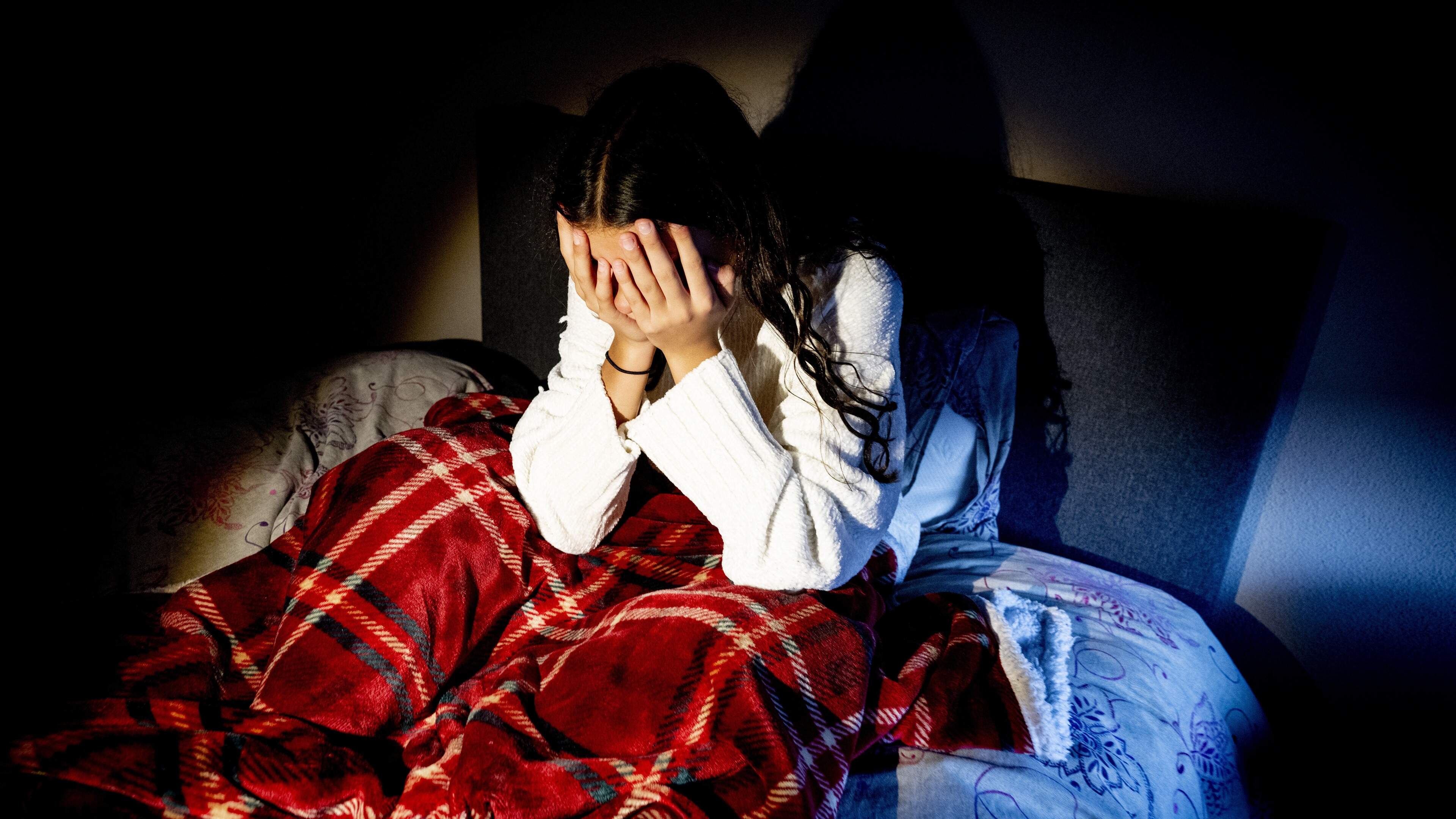 Aantal suïcides onder jongeren neemt toe in de lente, en dat is geen toeval: ’Sinds ik mijn zoon verloor, leef ik in blessuretijd’