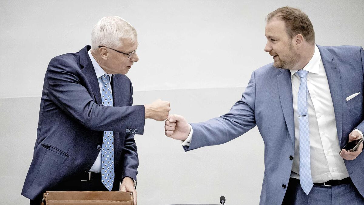 Kamer wil onderzoek naar miljonairstaks | De Telegraaf