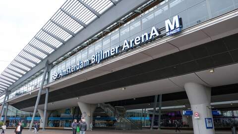 Schokkende beelden van een vechtpartij op station Amsterdam Bijlmer Arena gingen afgelopen weekend overal rond.