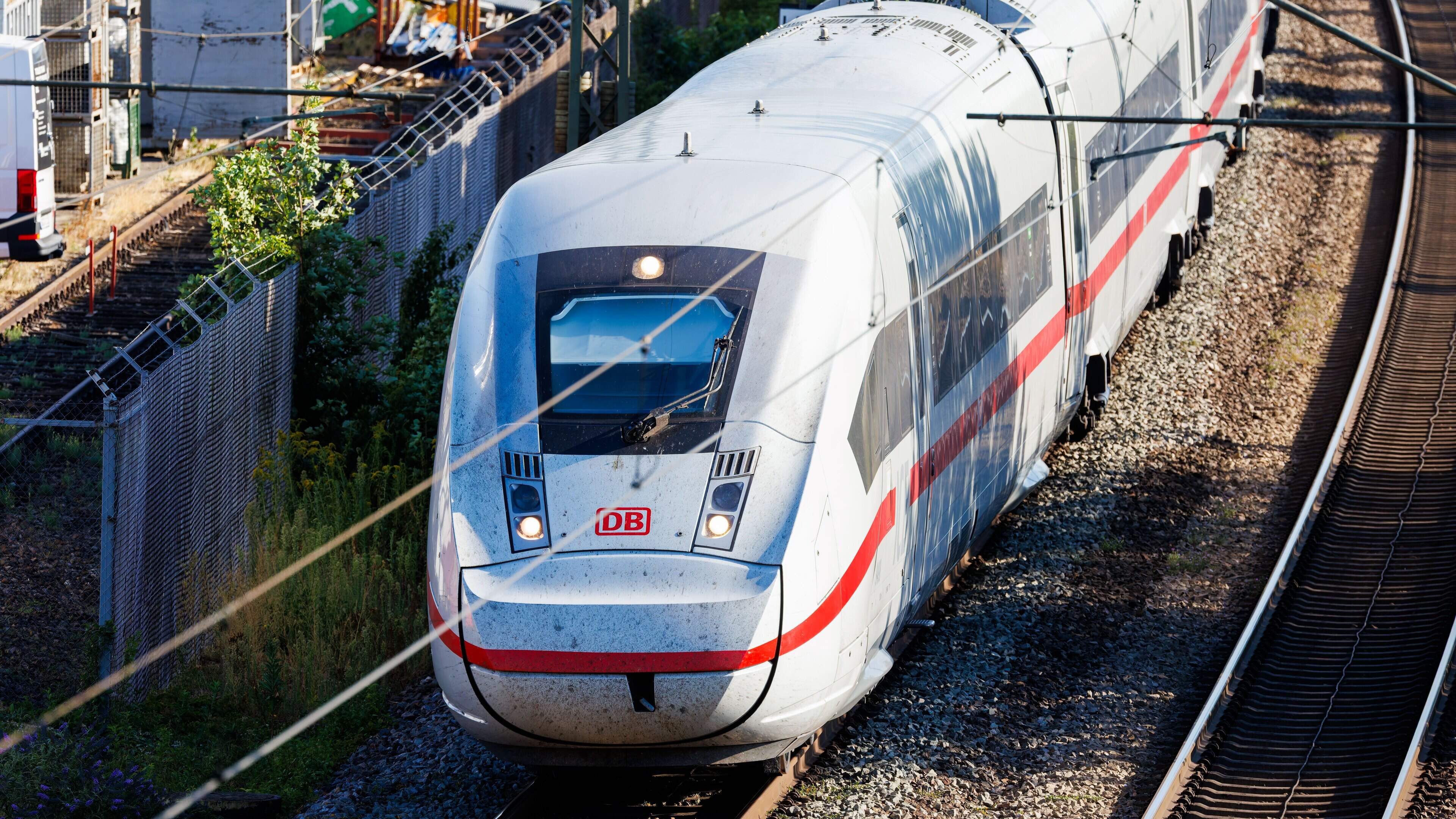 Dode en zwaargewonde bij aanrijding hogesnelheidstrein in Duitsland