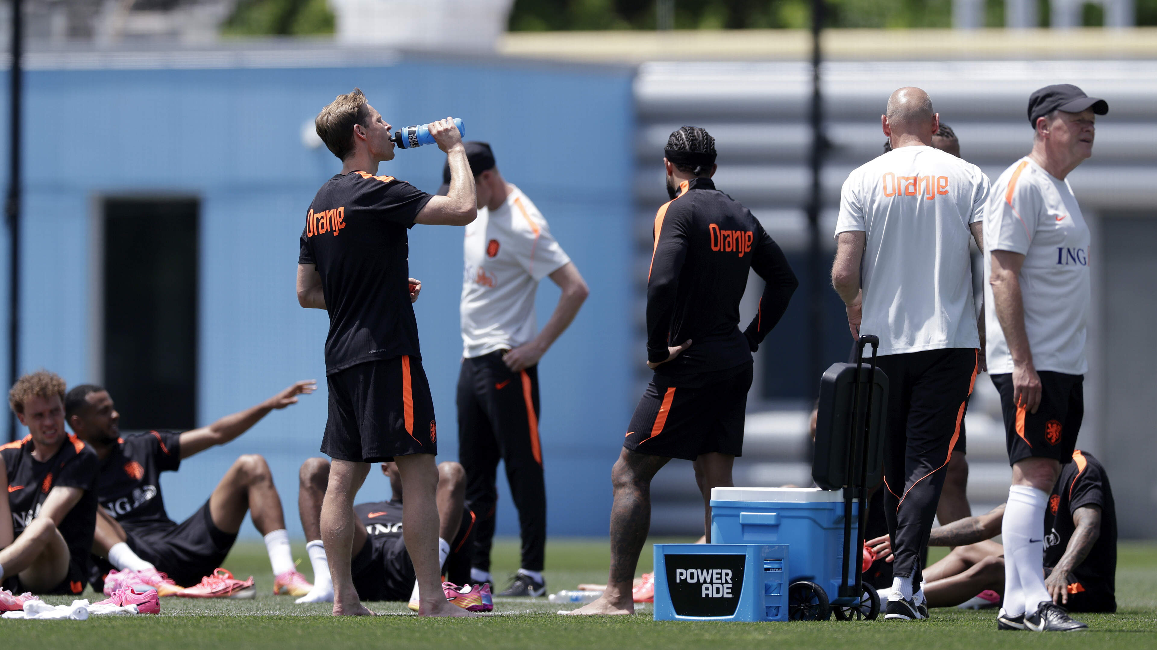 Oranje werkt in ideale omstandigheden laatste training in Ne