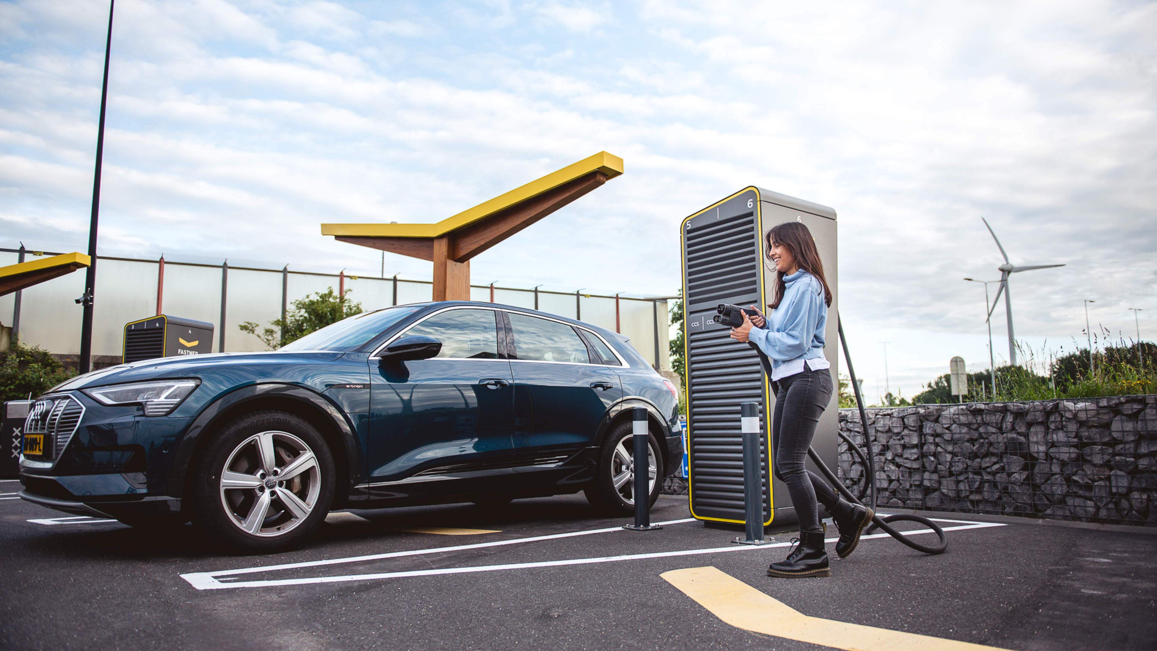 Toename elektrische auto’s leidt tot hoger resultaat bij Fastned, laadpaaluitbater verhoogt doelen voor 2026