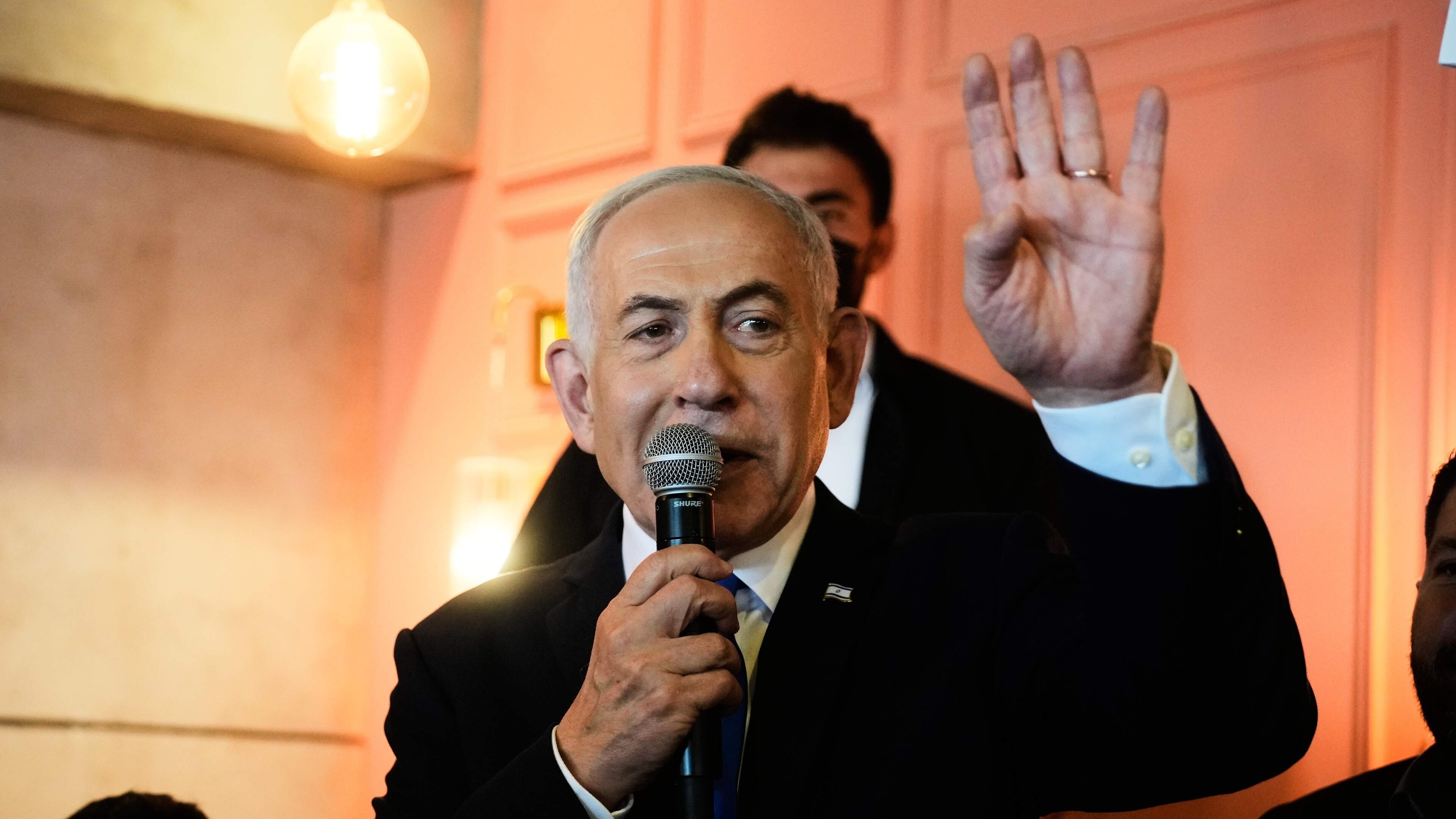 LIVE | Netanyahu geeft leger en Mossad explosieve opdracht: regime Iran moet ten val worden gebracht