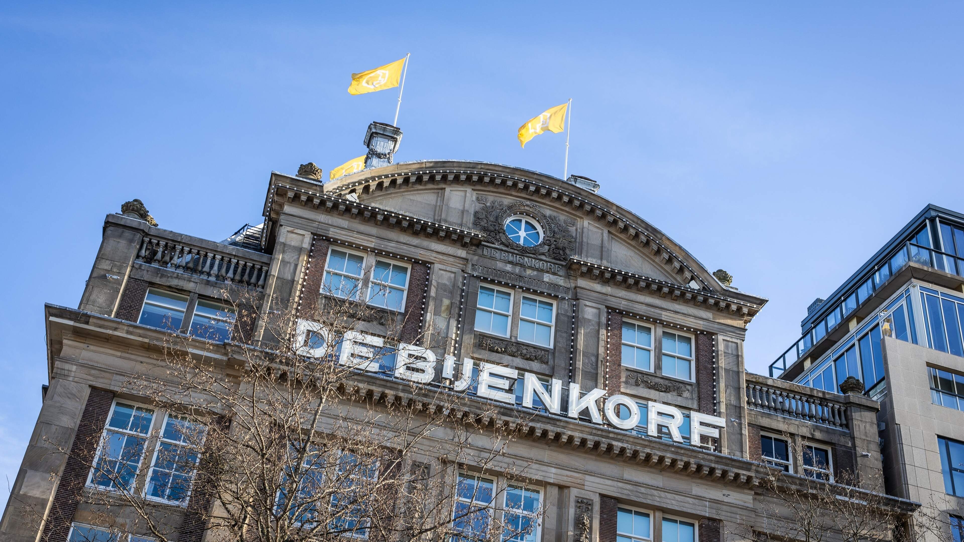 Bezorging Bijenkorf weken te laat door datalek, Bol ook getroffen