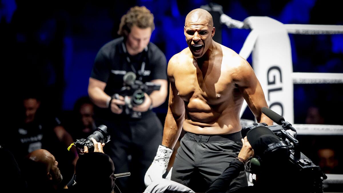 Levi RigtersはJamal Ben Saddikを空飛ぶオランダ人のように破壊します。