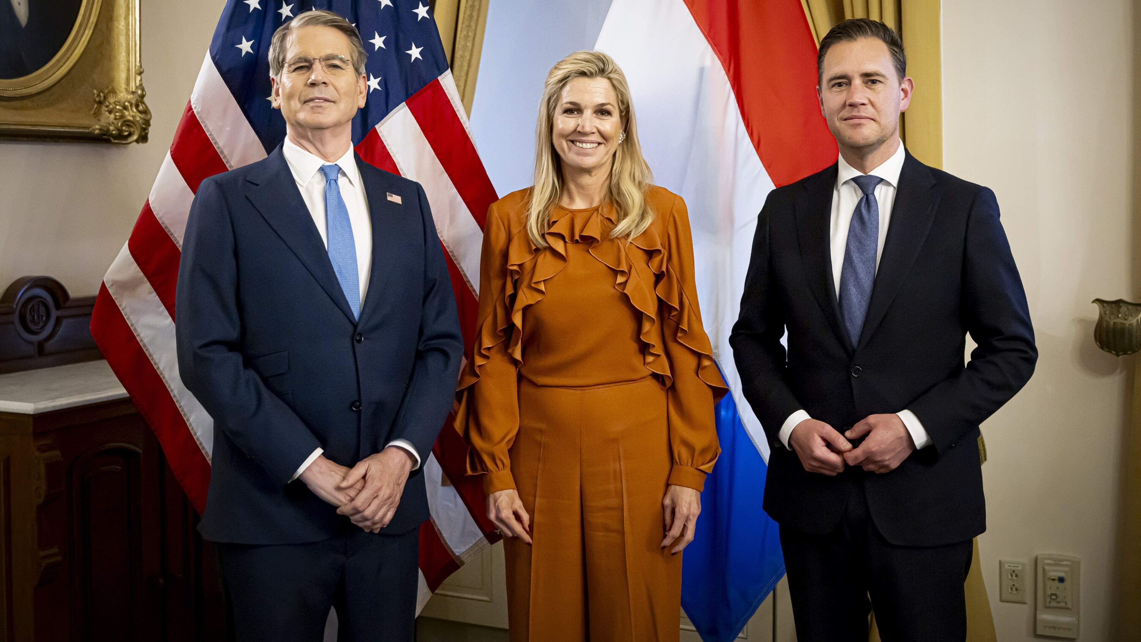 Máxima steelt solo de show in de VS met kleurrijke looks, maar dít zagen we niet eerder