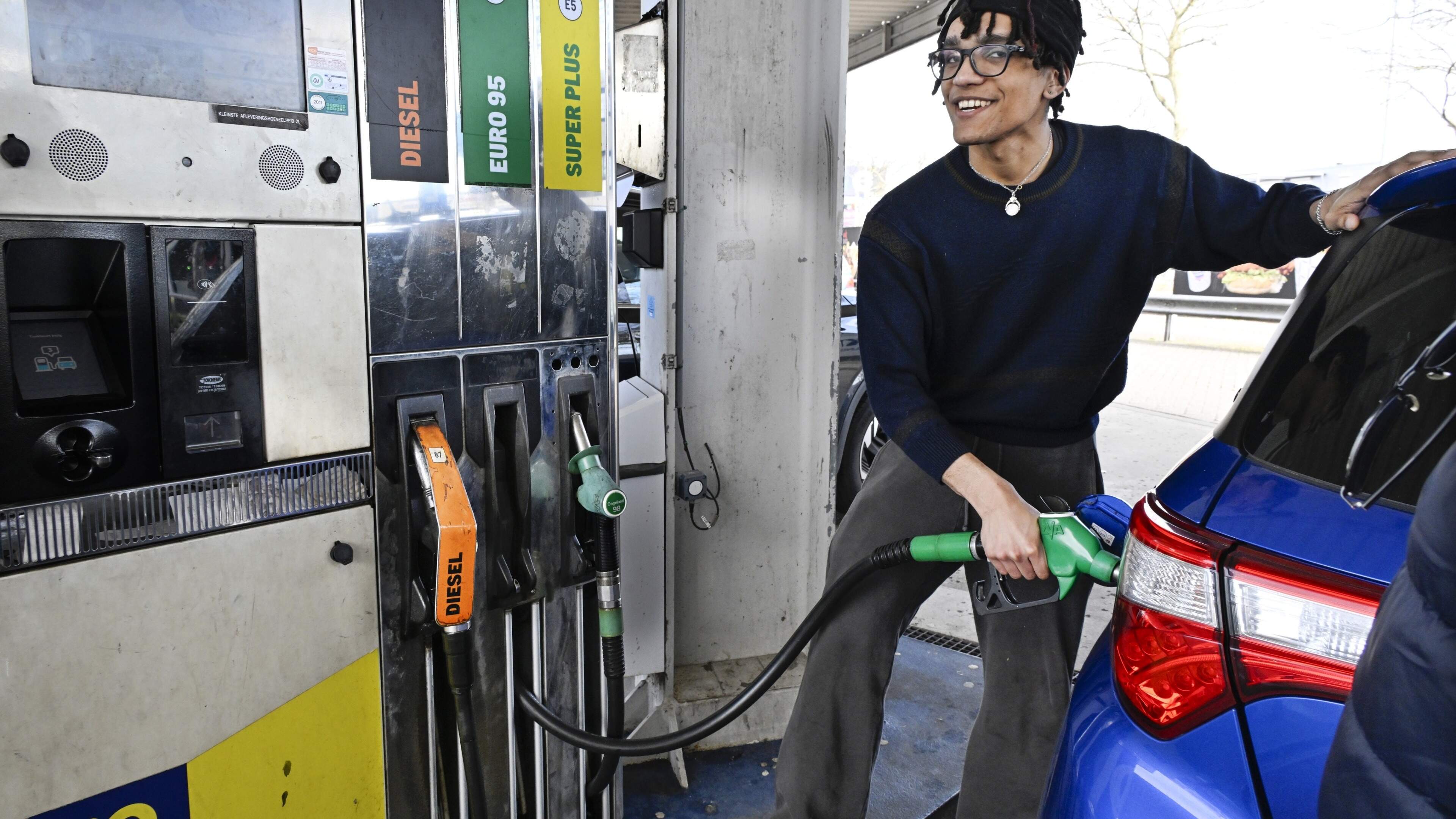 Tanken weer goedkoper na staakt-het-vuren Iran en VS: zo veel gaat literprijs naar beneden