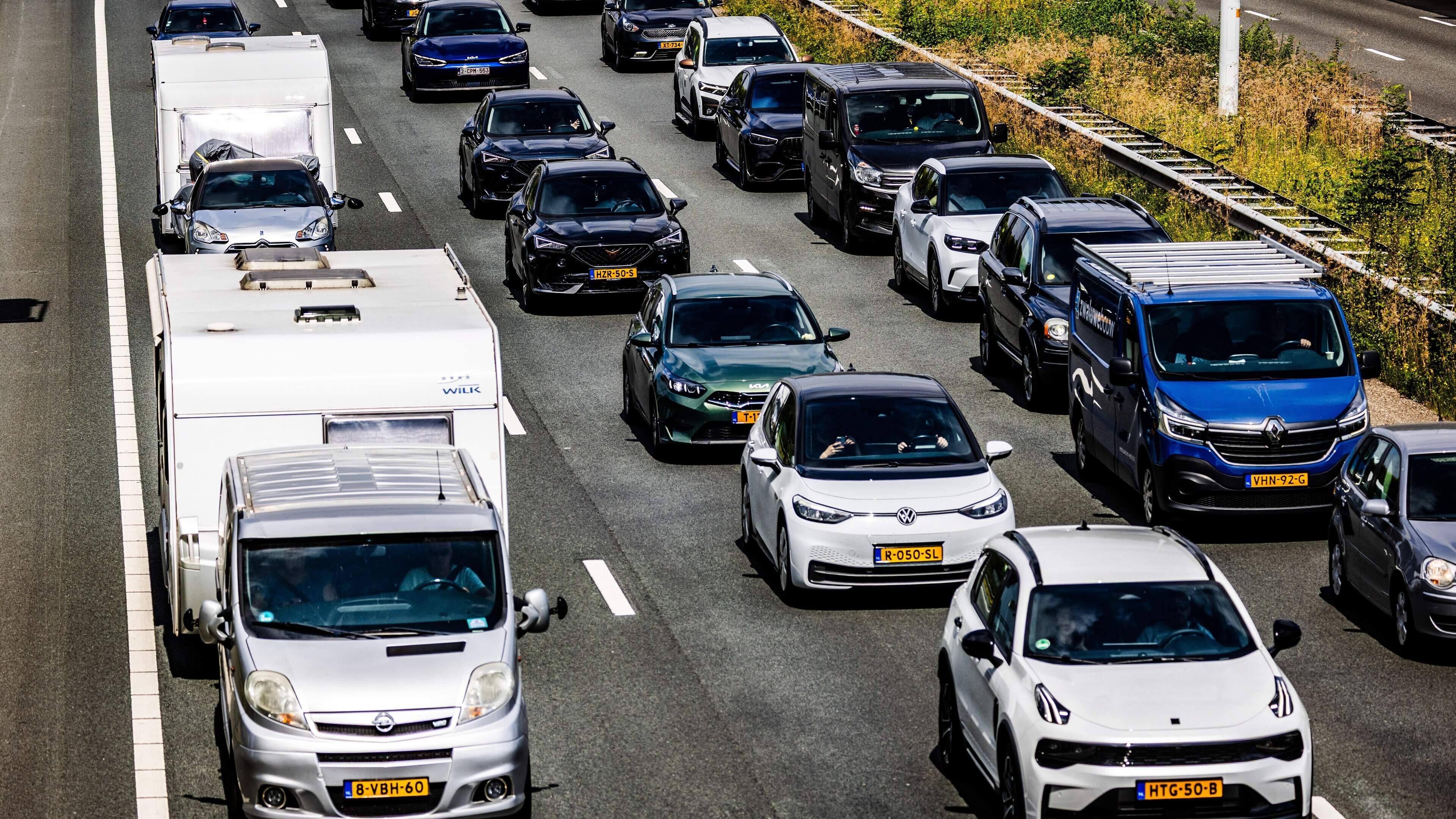 Verkeerschaos verwacht op Zwarte Zaterdag: dit is waarom we tóch weer massaal in de auto stappen