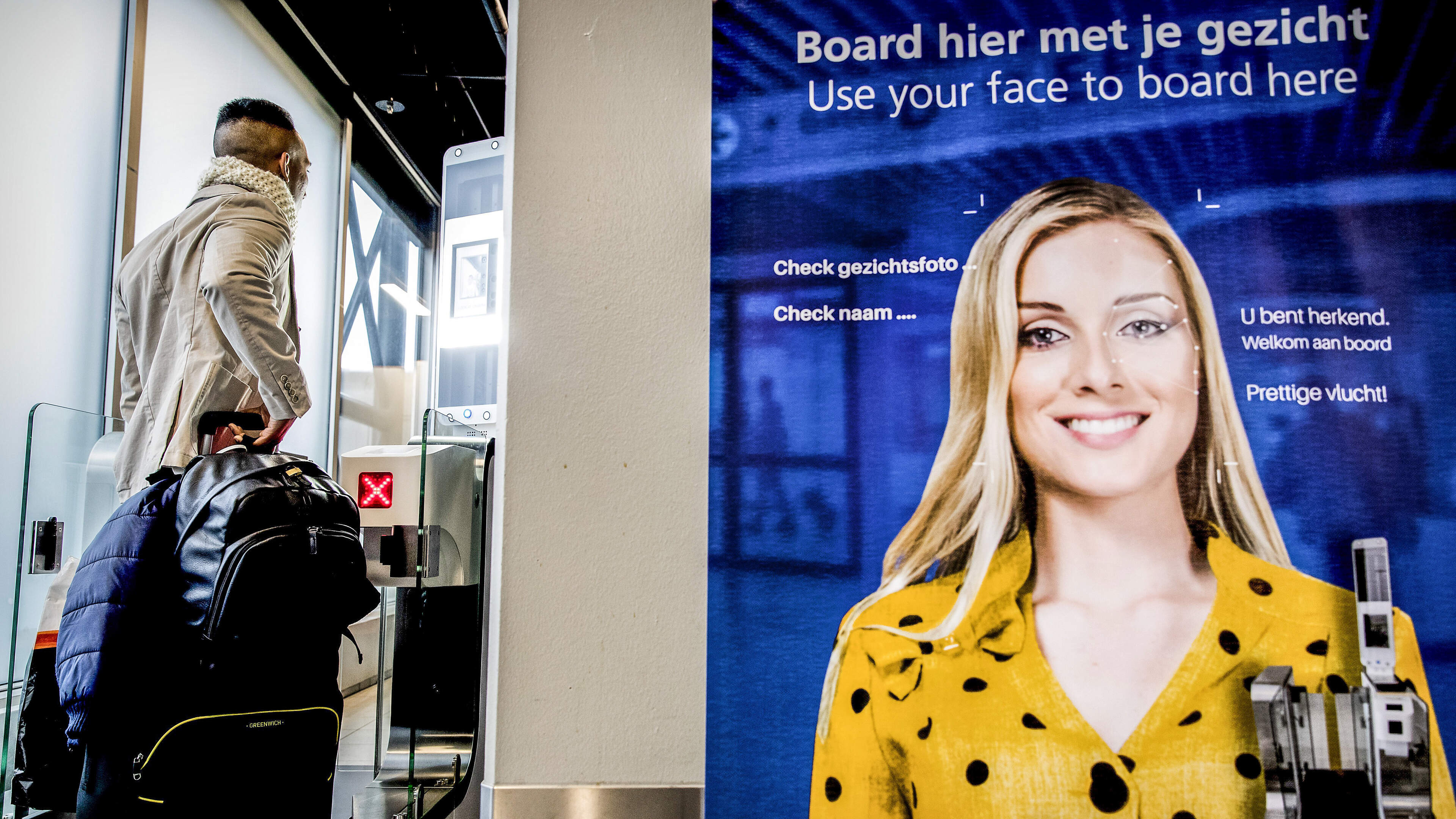Ministry: Schiphol temporarily returns to passport control only to avoid long queues
