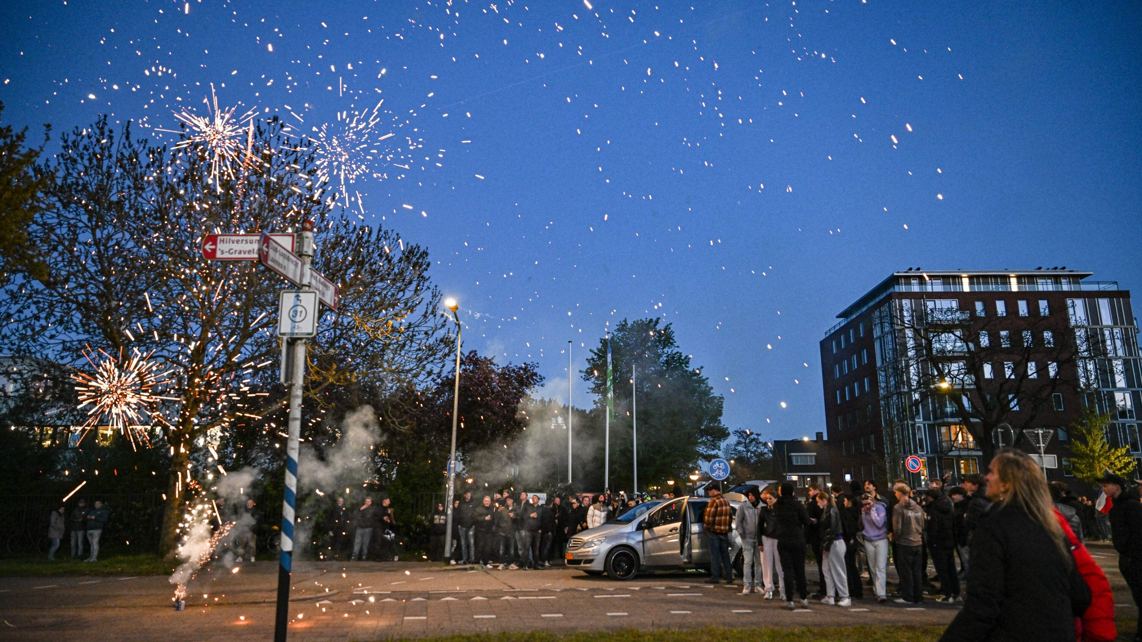 Man (30) uit Hilversum veroordeeld tot cel- en taakstraf voor poging tot brandstichting bij protest in Loosdrecht