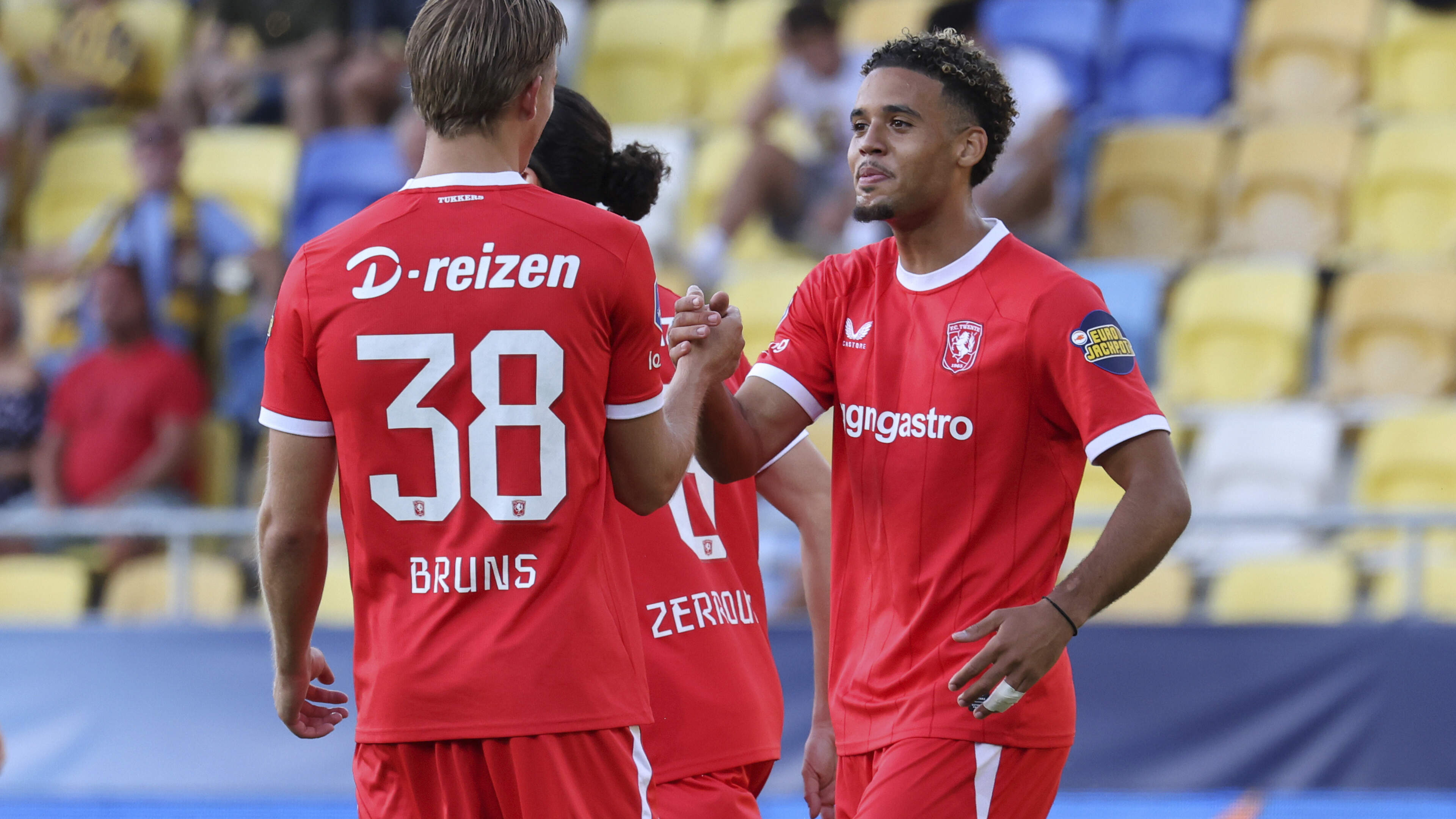 LIVE Conference League | FC Twente is het helemaal kwijt, DAC 1904 komt op gelijke hoogte