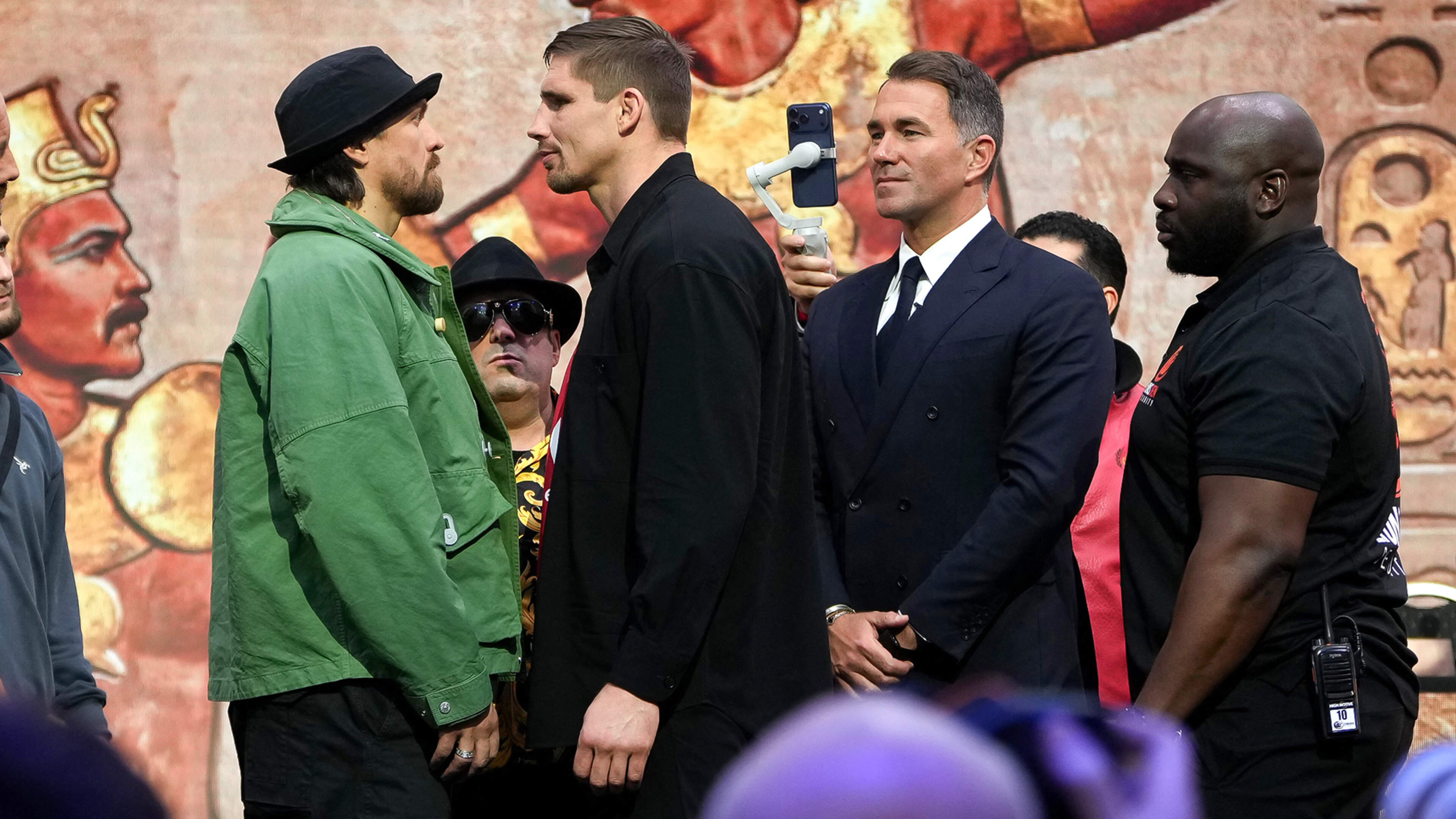 Rico Verhoeven over spectaculair titelgevecht tegen Oleksandr Usyk: ‘Ik ga een schok veroorzaken’