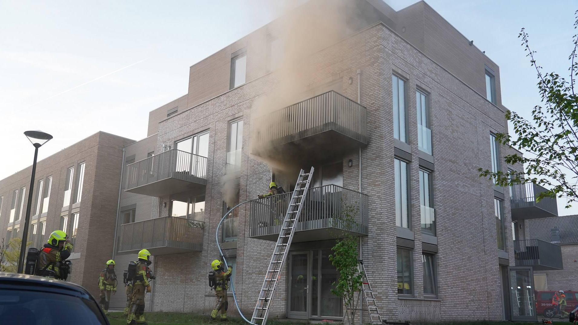 Dode bij brand in appartementencomplex Raamsdonksveer