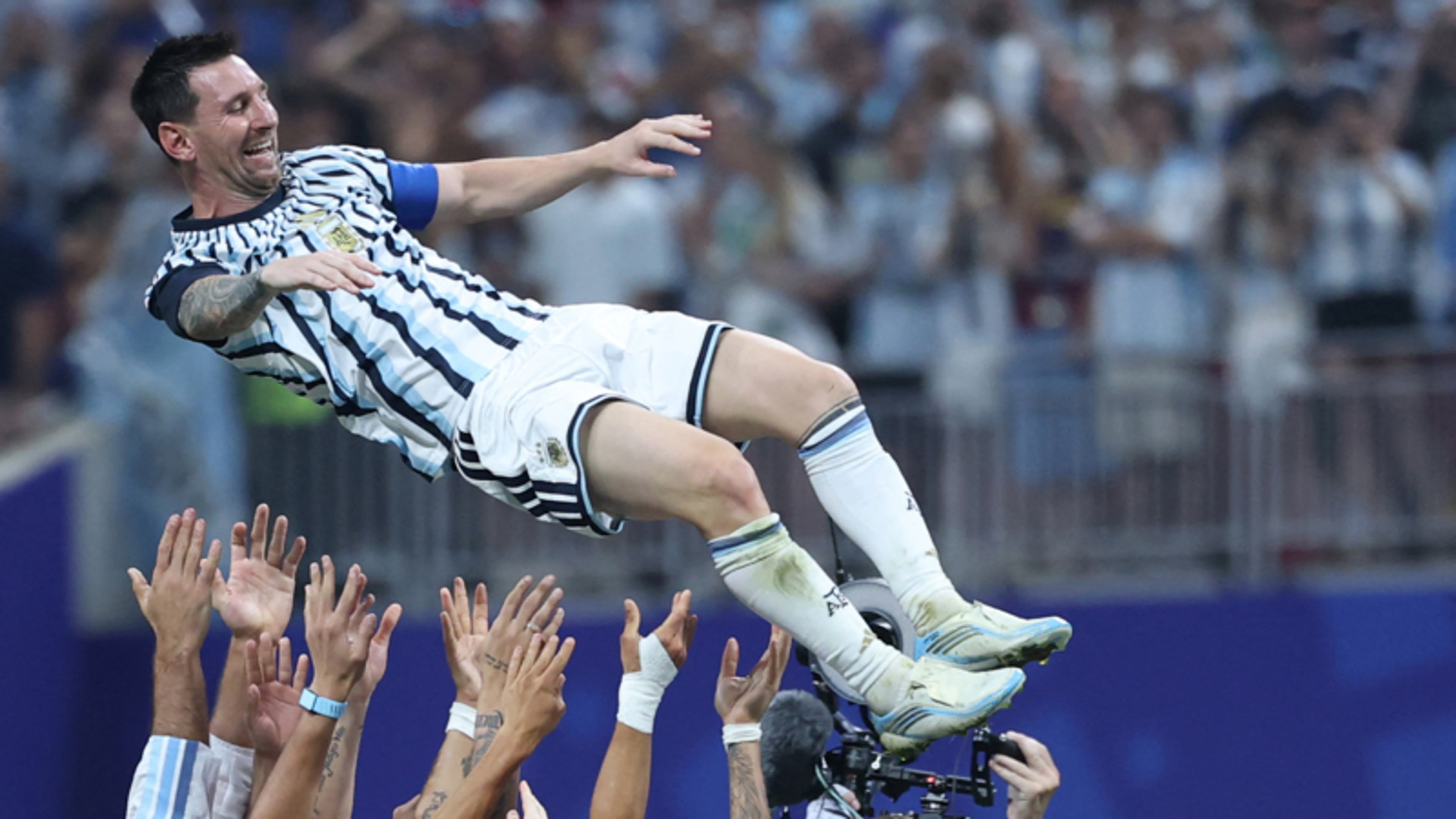 ‘Scheidsrechters willen het liefst met Messi op de foto’