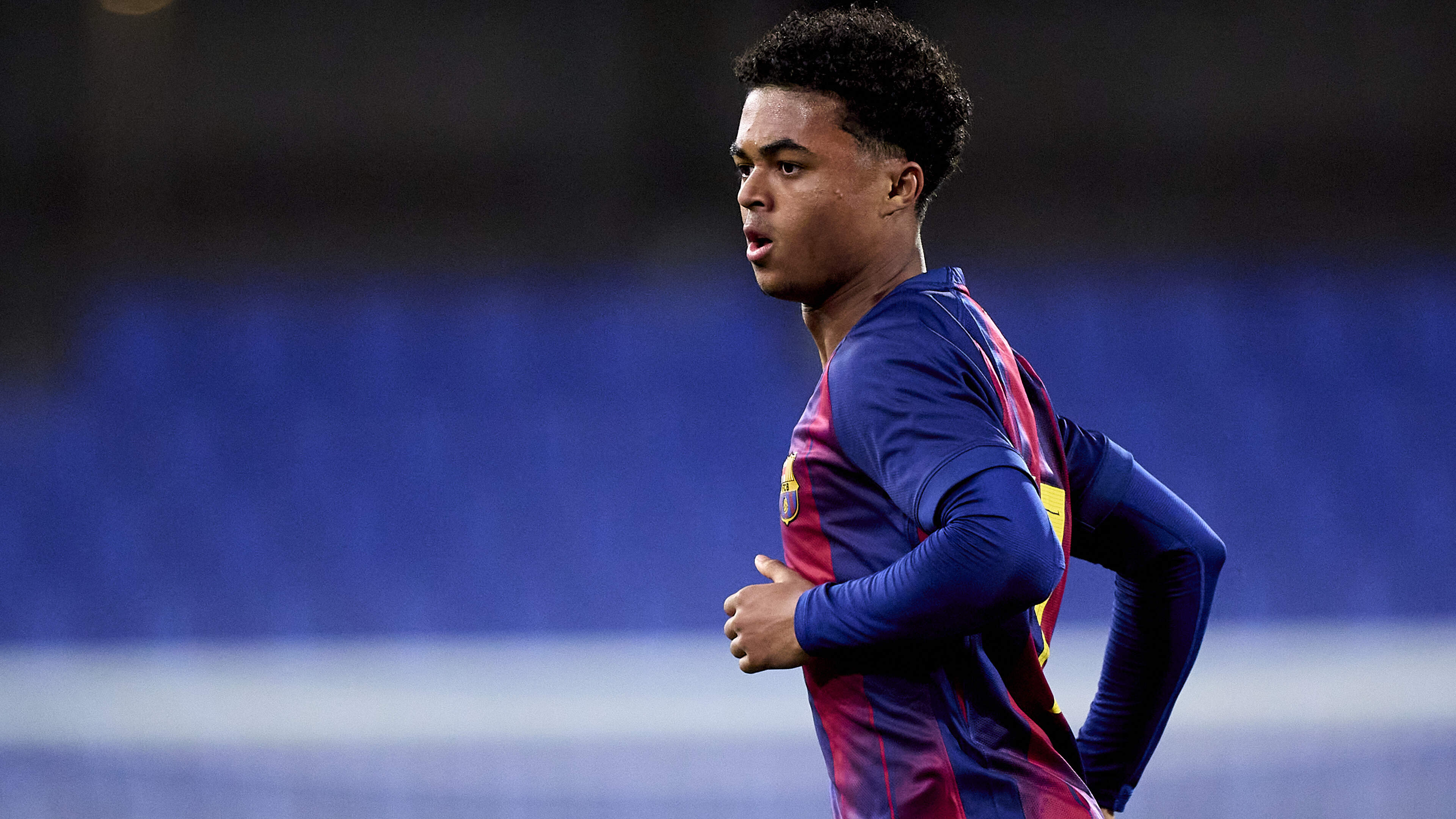 Shane Kluivert beloont officieuze debuut FC Barcelona met assist, 22 jaar na vertrek vader Patrick