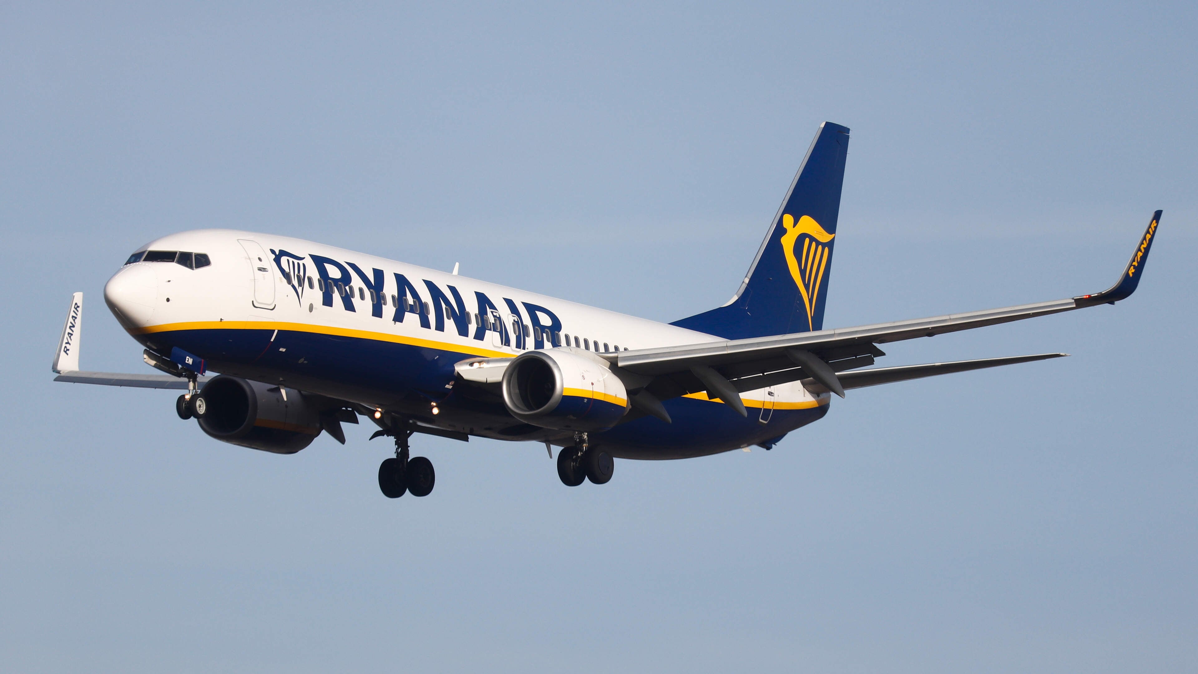 Ryanair boekt minder winst door hogere brandstofkosten (