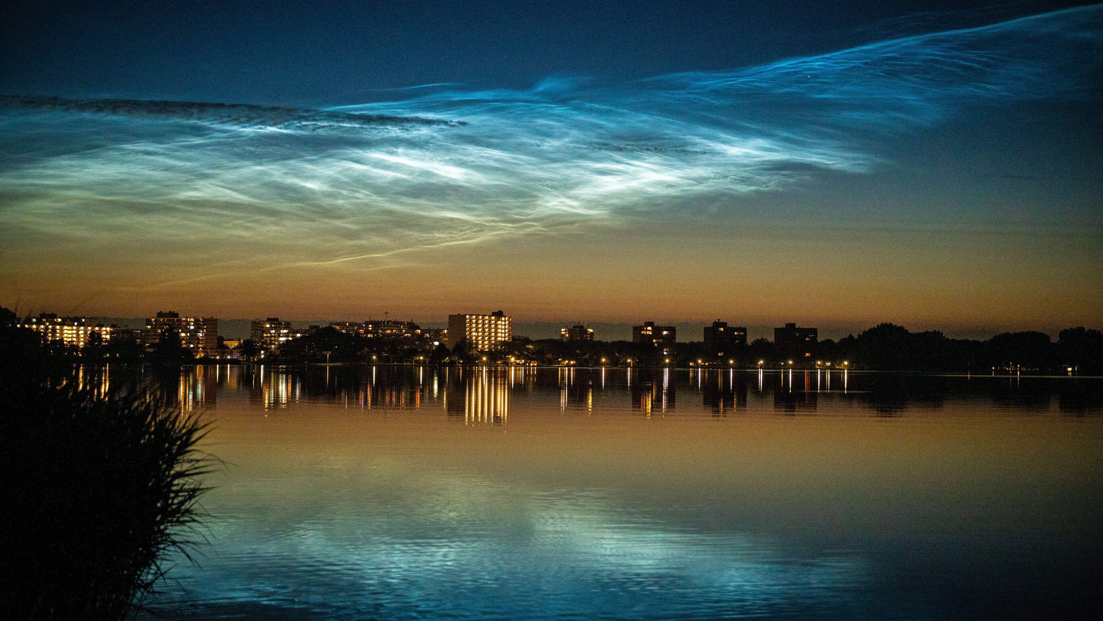 Spectaculaire ’lichtende nachtwolken’ zijn de komende tijd aan de hemel te zien: wat zijn het?