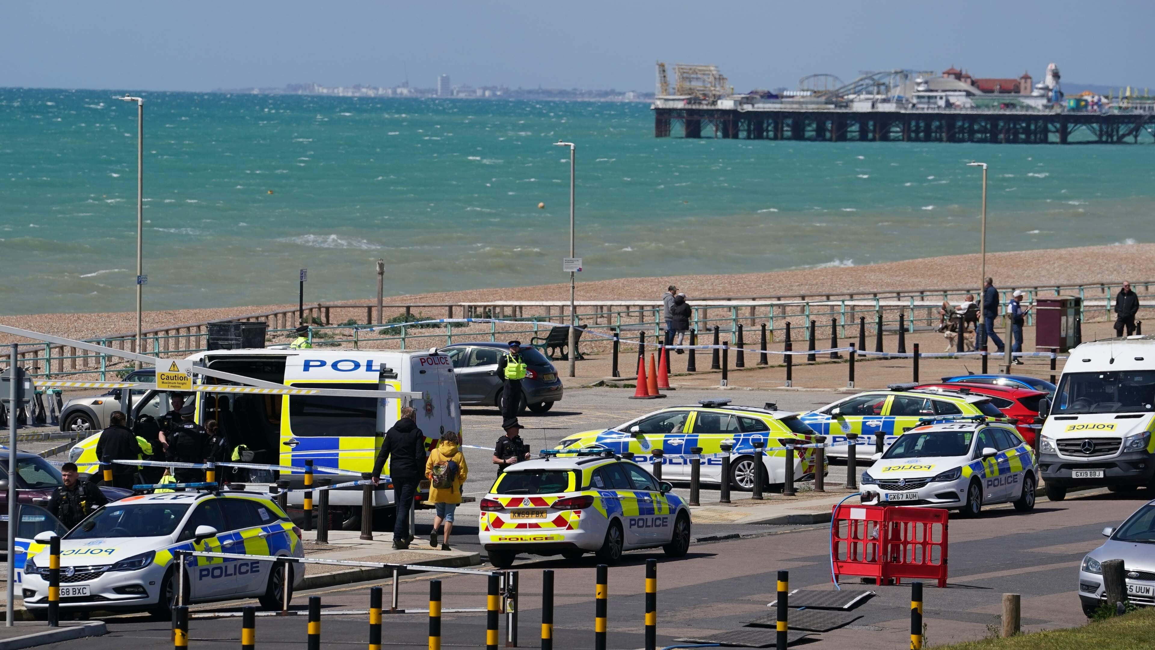 Drie vrouwen dood uit zee gehaald bij Brighton: ’Tragisch voorval’