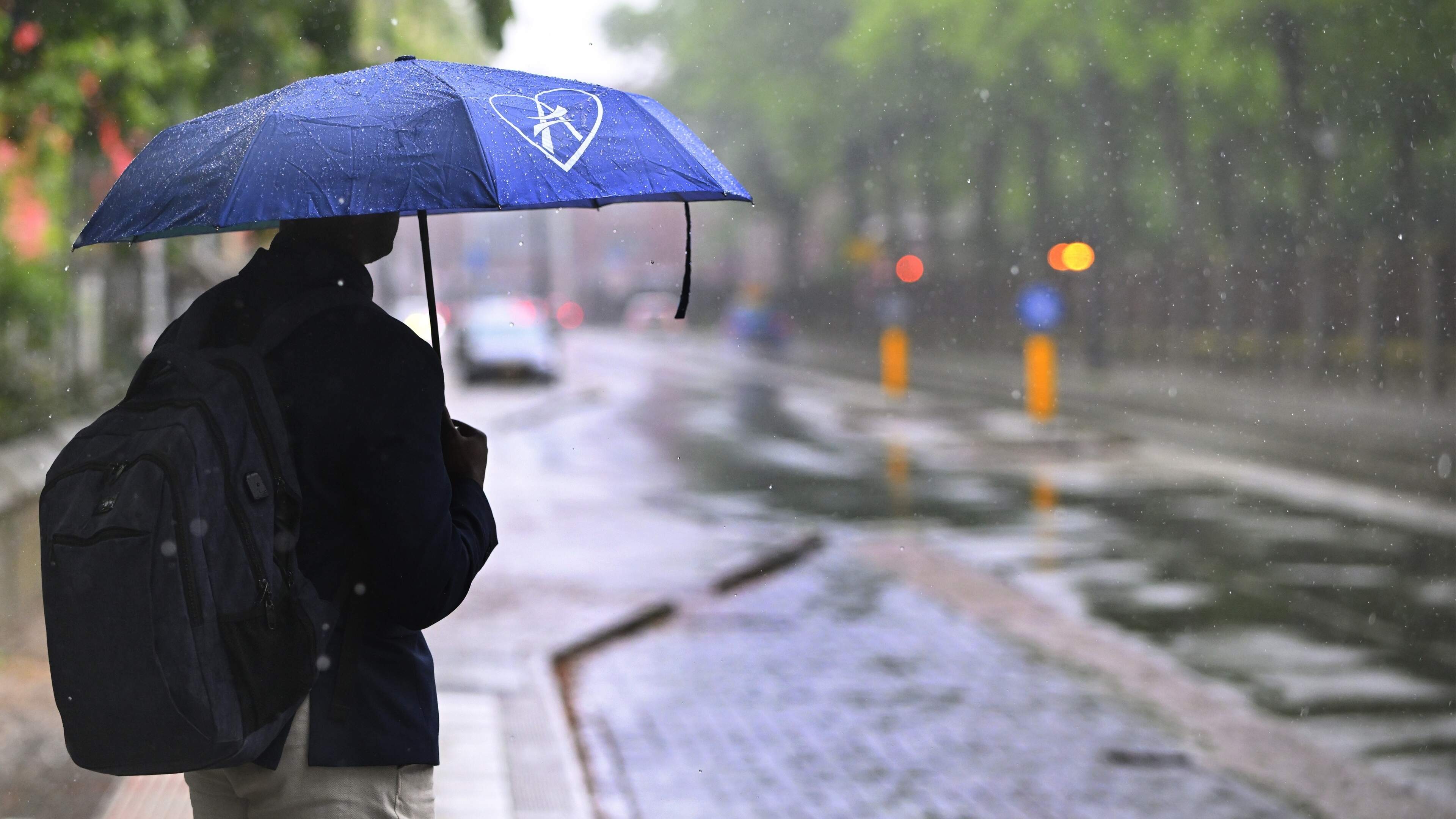 Regenachtige dagen voor de boeg, ’s ochtends kans op onweer, hagel en windstoten van 60 km/uur