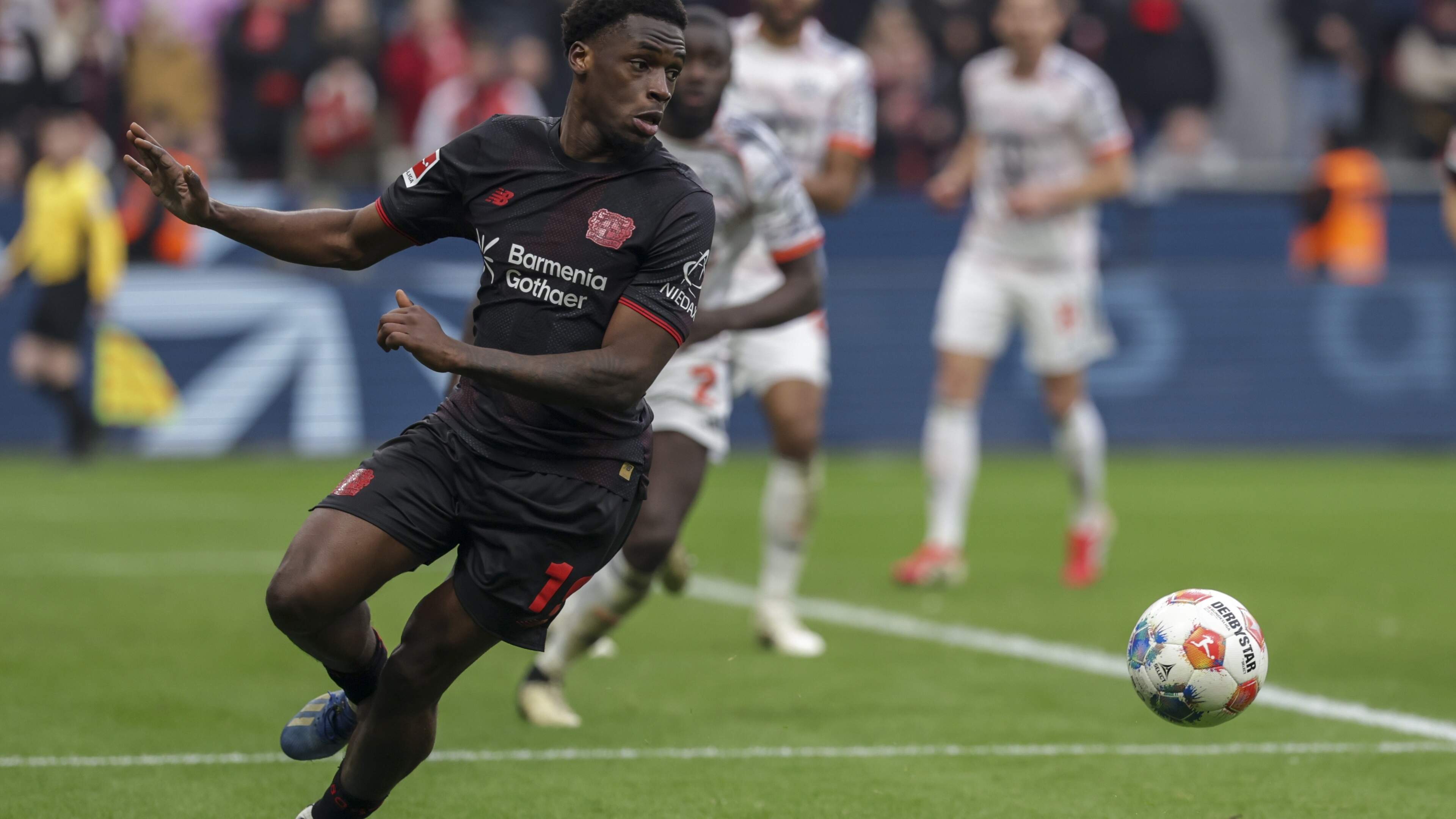 LIVE Transfers | Ernest Poku verruilt Bayer Leverkusen al na één jaar voor Besiktas 
