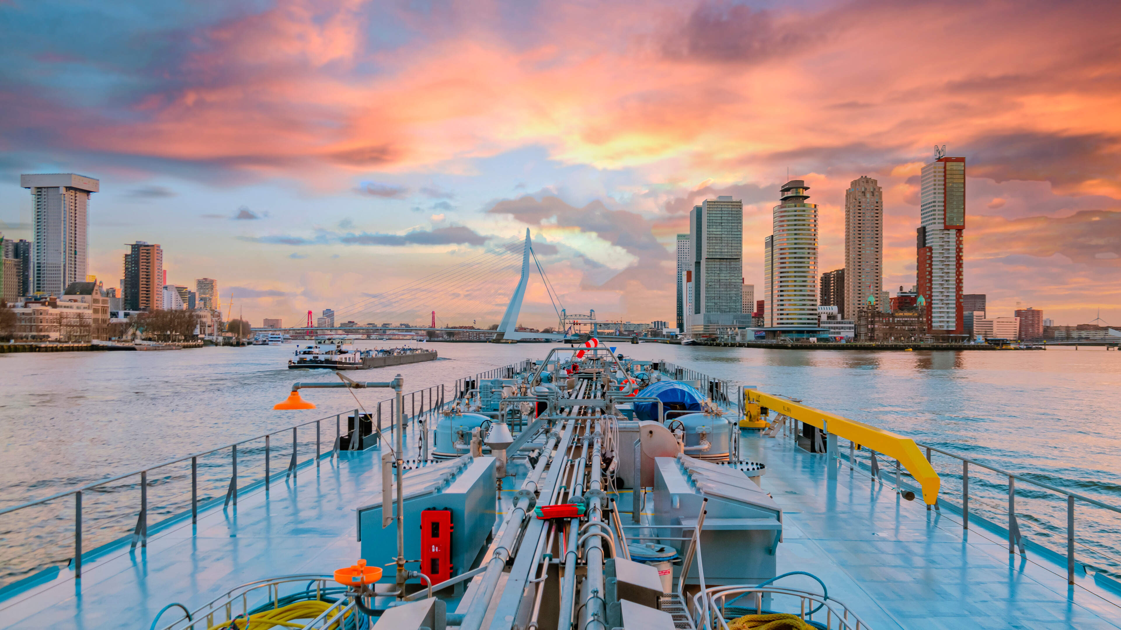 Nederland weer beste jongetje van de Europese klas: ’Groene regels treft ons in Rotterdamse haven, reders gaan elders goedkoper tanken’