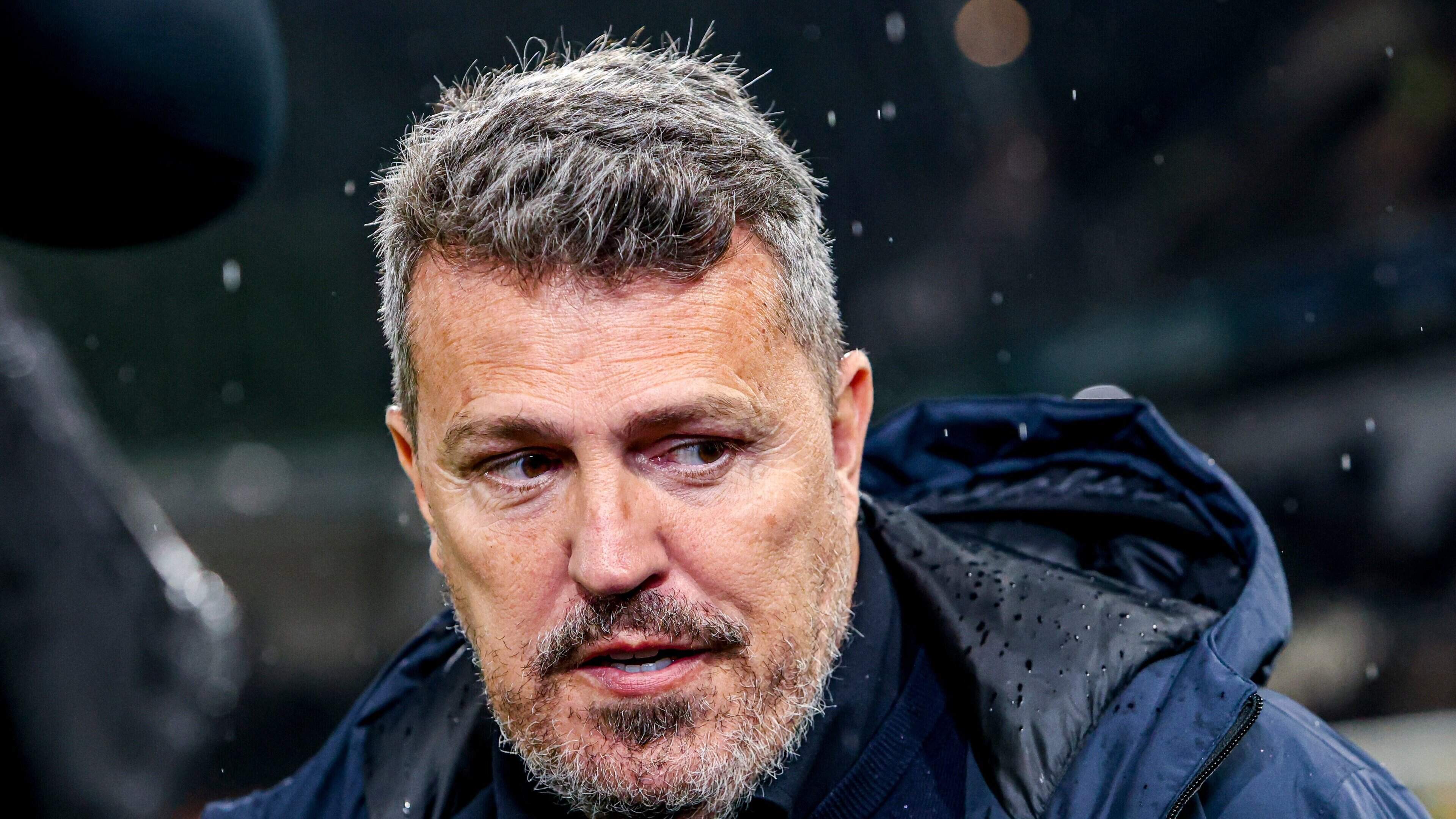 LIVE Eredivisie: Ajax-trainer Garcia zet Itakura op de bank tegen NAC