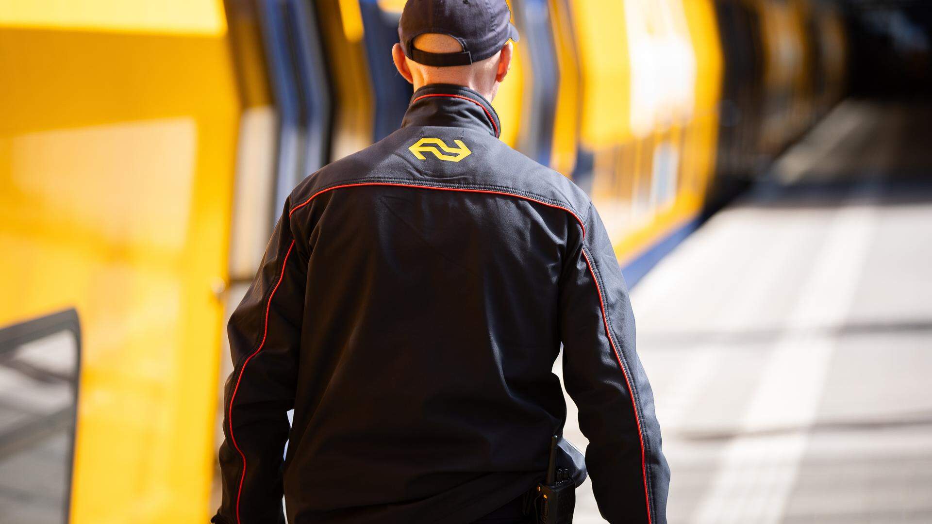 De afgelopen tijd werd het werk door NS-personeel meerdere keren neergelegd.