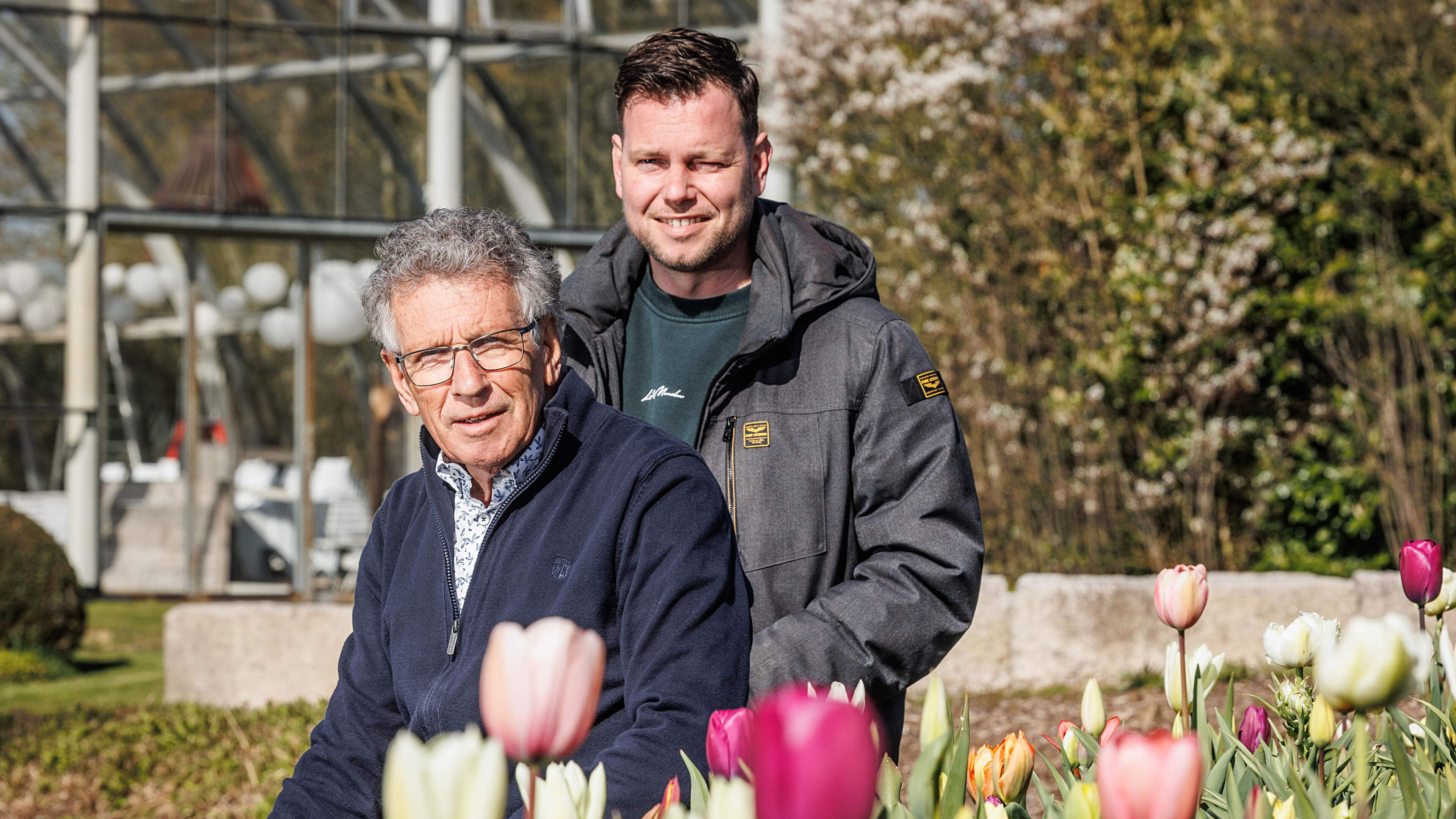 Groengoeroe Ben van Ooijen (72) pleit voor gemak bij inrichten tuinen: ’Relaties lopen stuk op geruzie over het onderhoud’