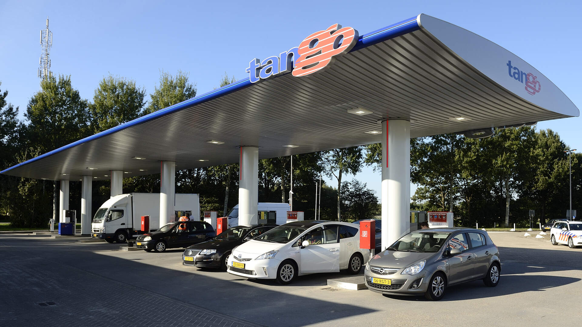 Tango elektrische laadpalen: lage prijzen en slimme strategie ...