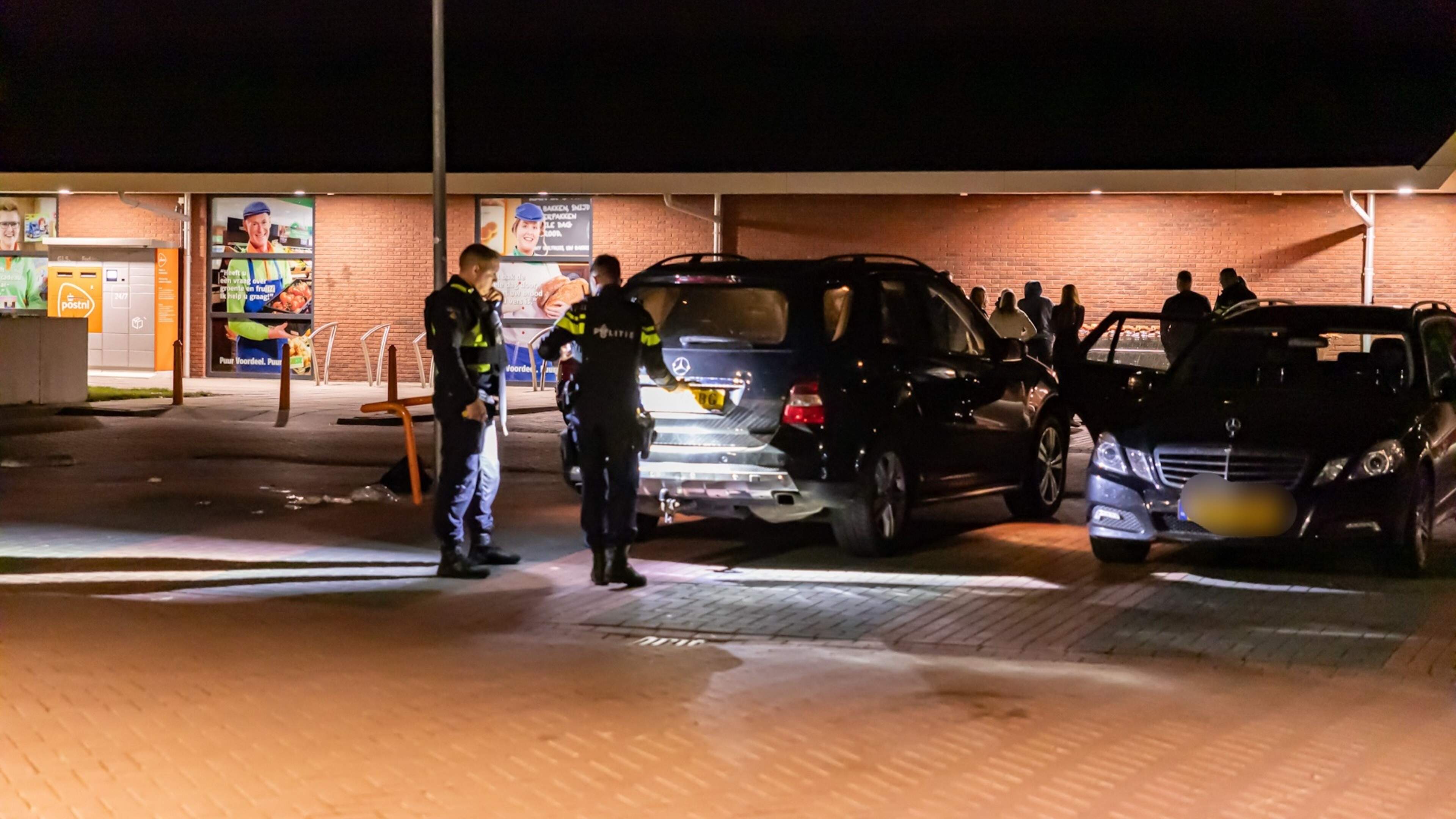 Zwaargewonde bij steekincident in Friese Noardburgum, twee verdachten opgepakt