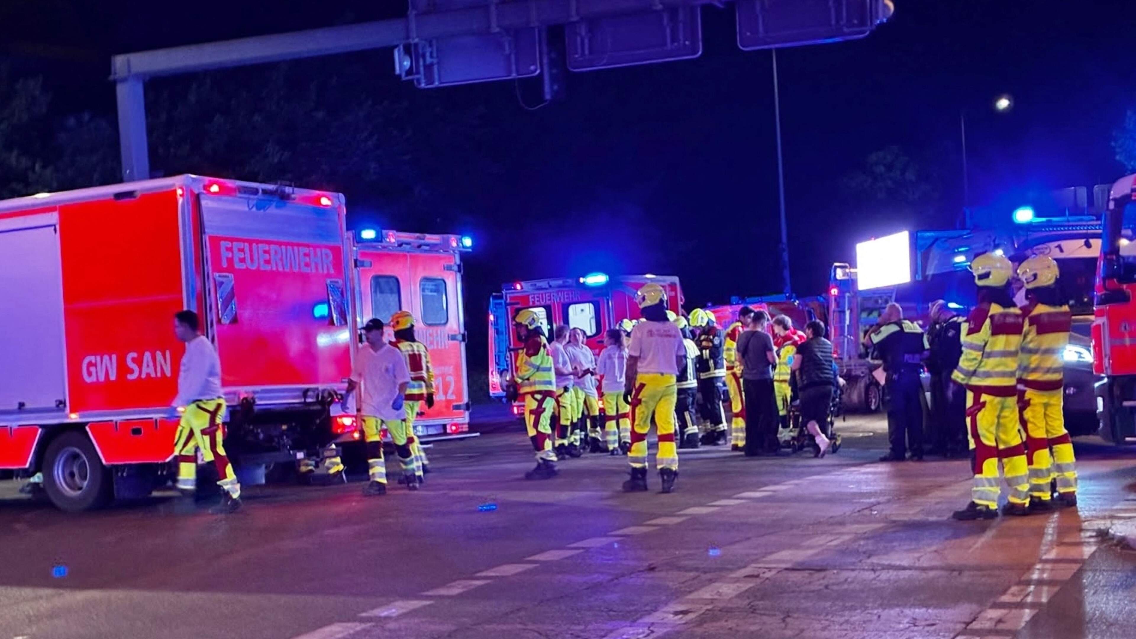 Auto rijdt in op mensenmenigte bij Pride in Berlijn: dode en meerdere gewonden