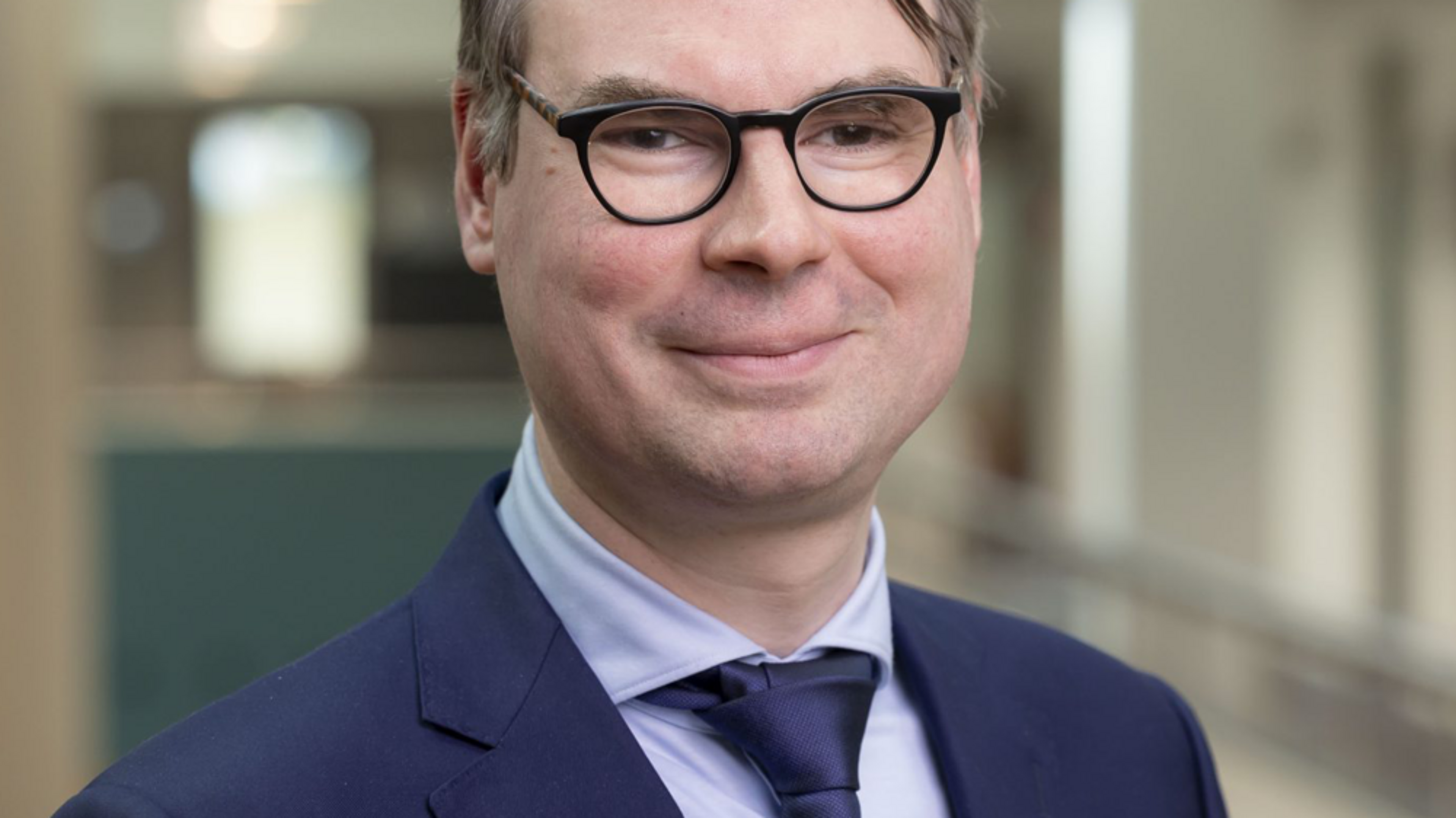 Achmea-hoofdstrateeg Thomas van Galen vindt dat kabinet benzineaccijns ’slim’ moet verlagen: ’Anders blijft de inflatie doorsmeulen’